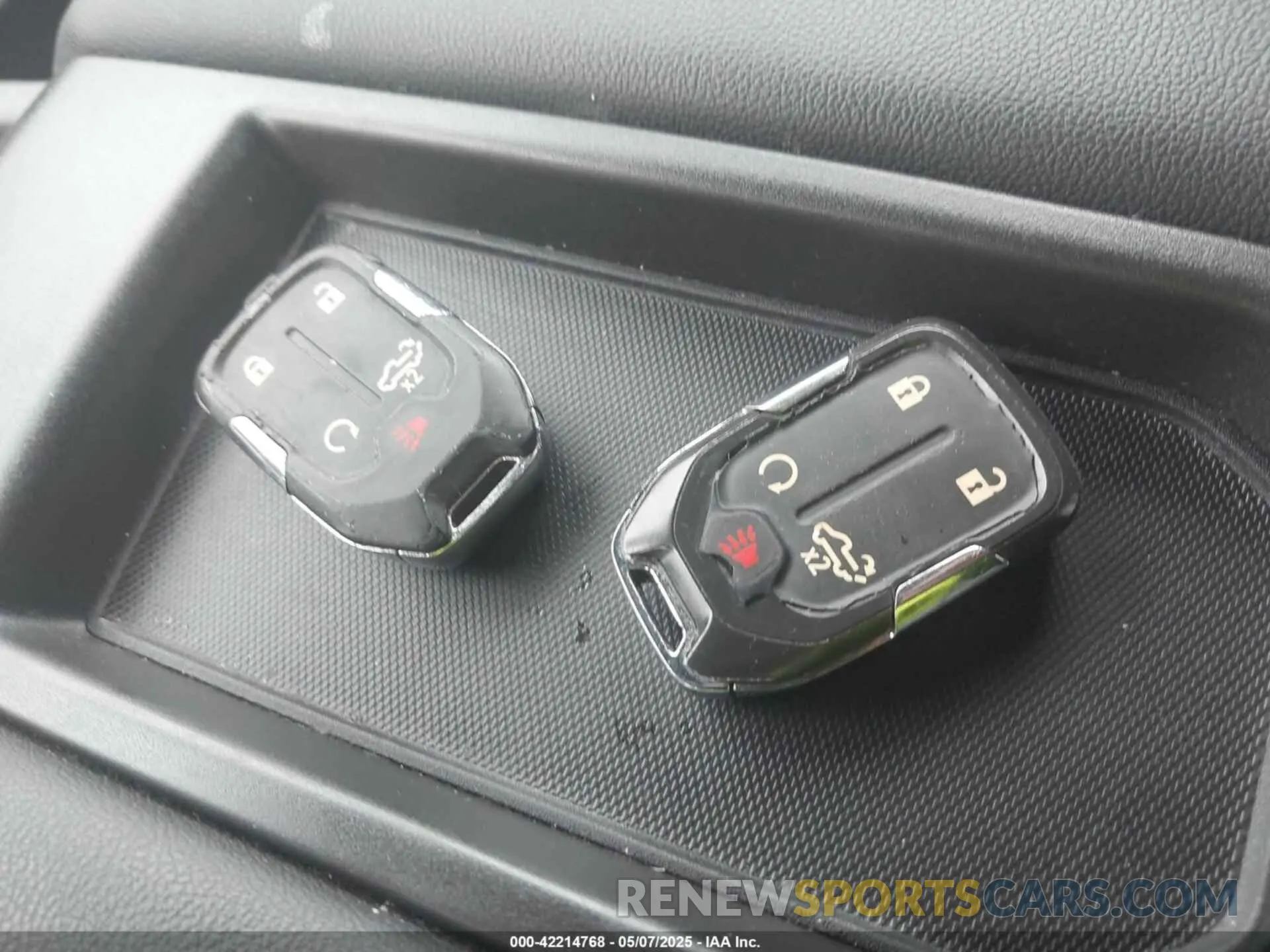 11 fotografías del automóvil dañado 3GTU9BED5LG329260 GMC SIERRA 1500 2020