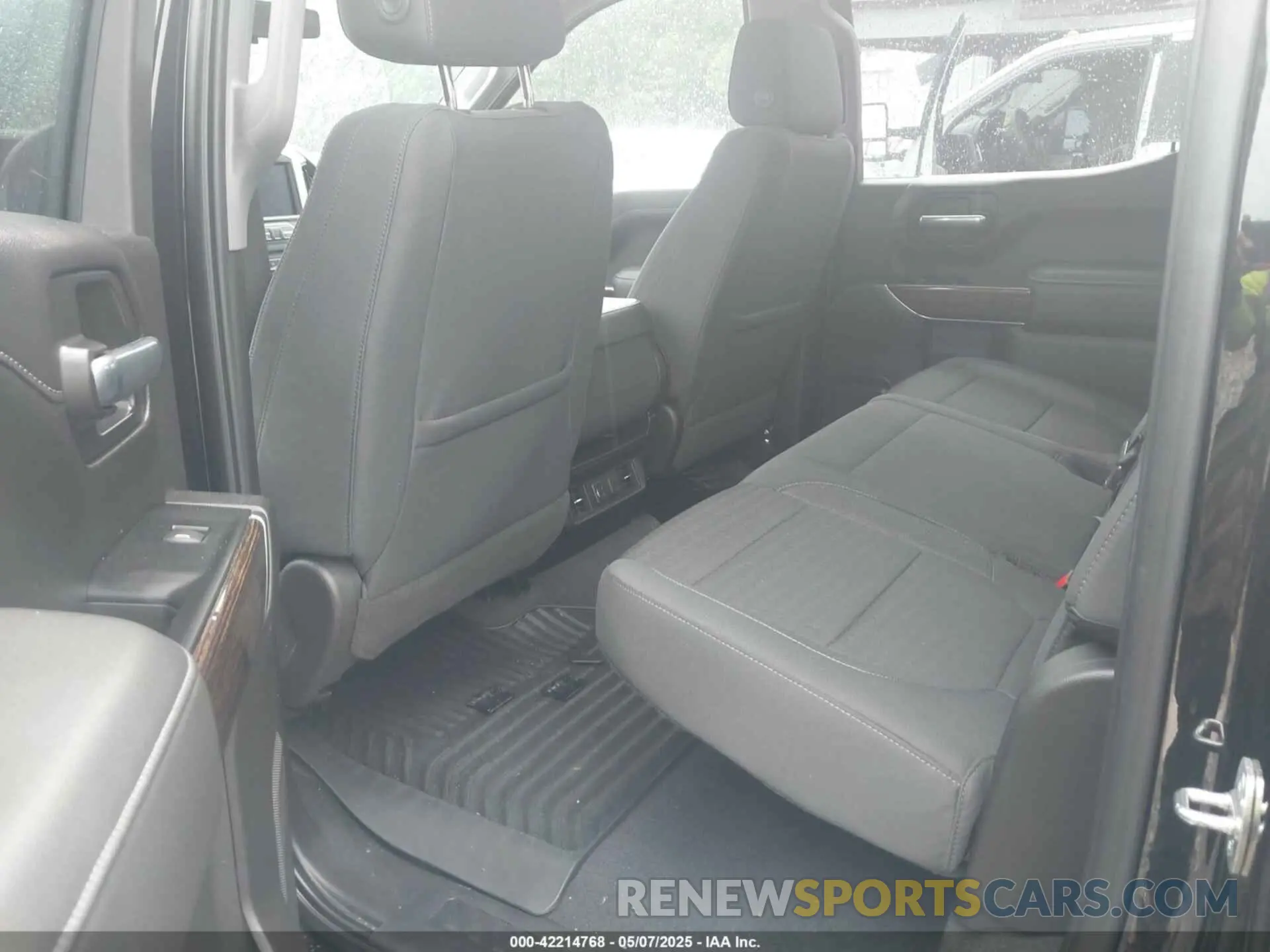 8 fotografías del automóvil dañado 3GTU9BED5LG329260 GMC SIERRA 1500 2020