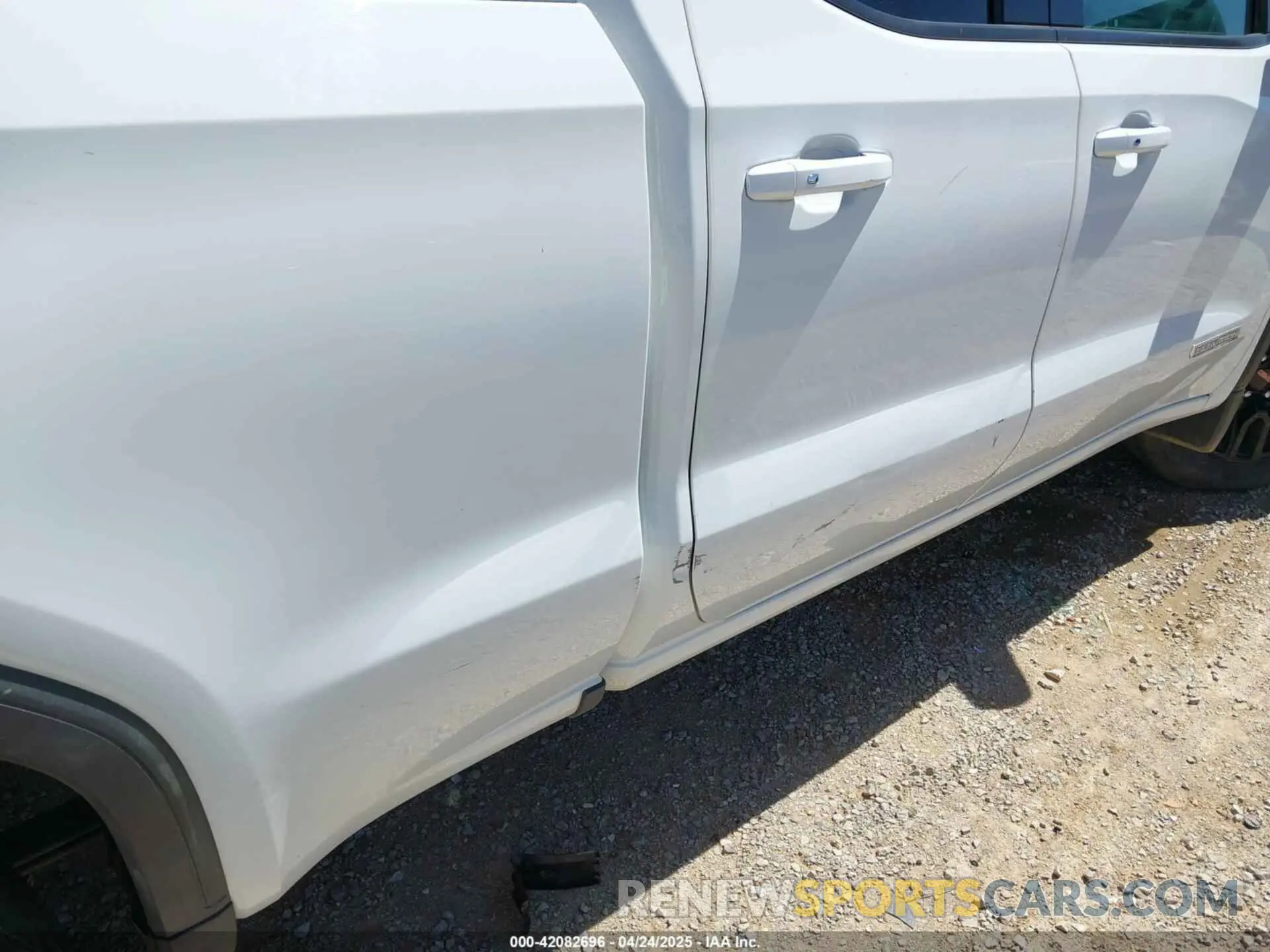 19 fotografías del automóvil dañado 1GTR9CED5MZ338277 GMC SIERRA 1500 2021