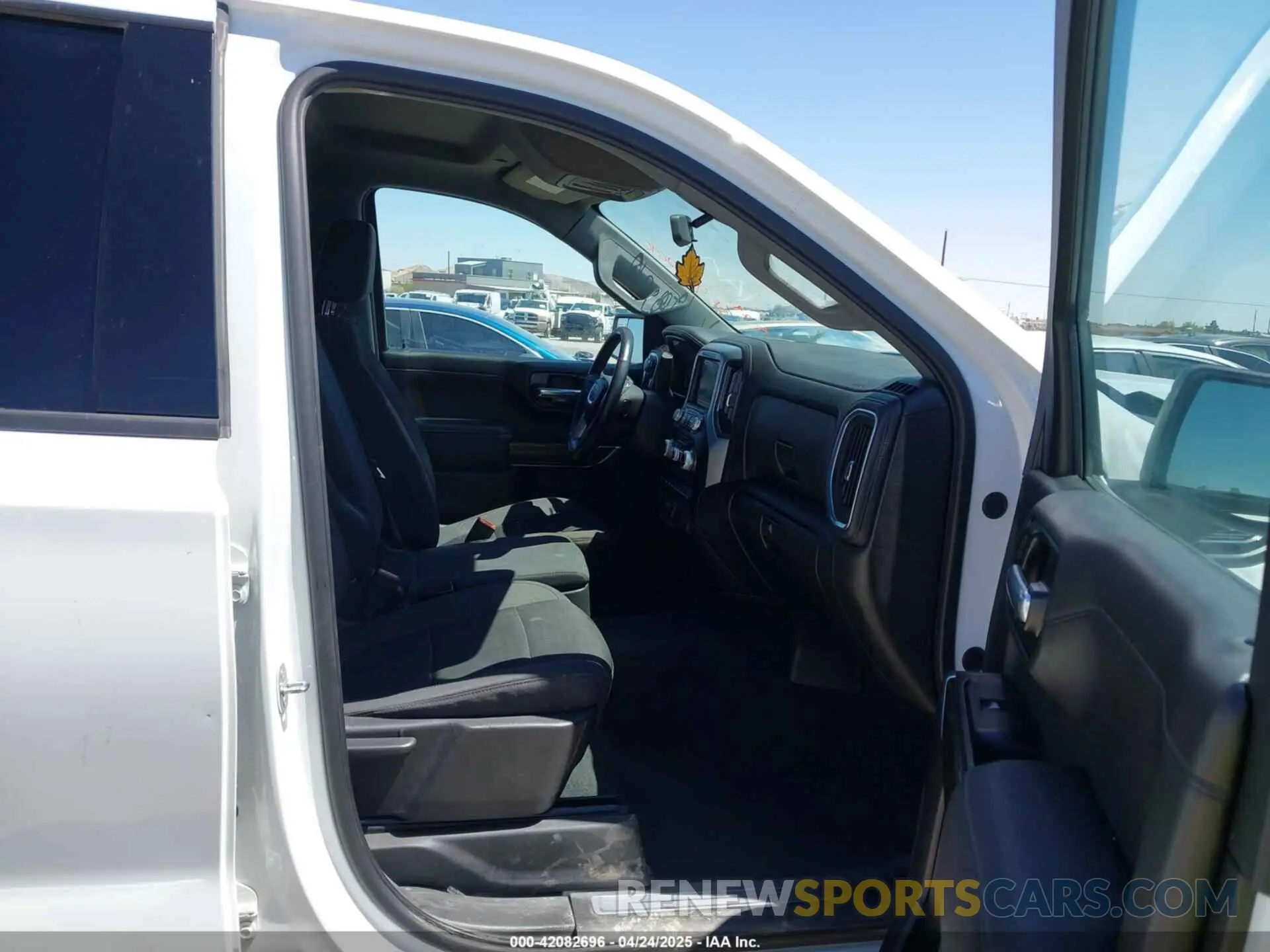 5 fotografías del automóvil dañado 1GTR9CED5MZ338277 GMC SIERRA 1500 2021