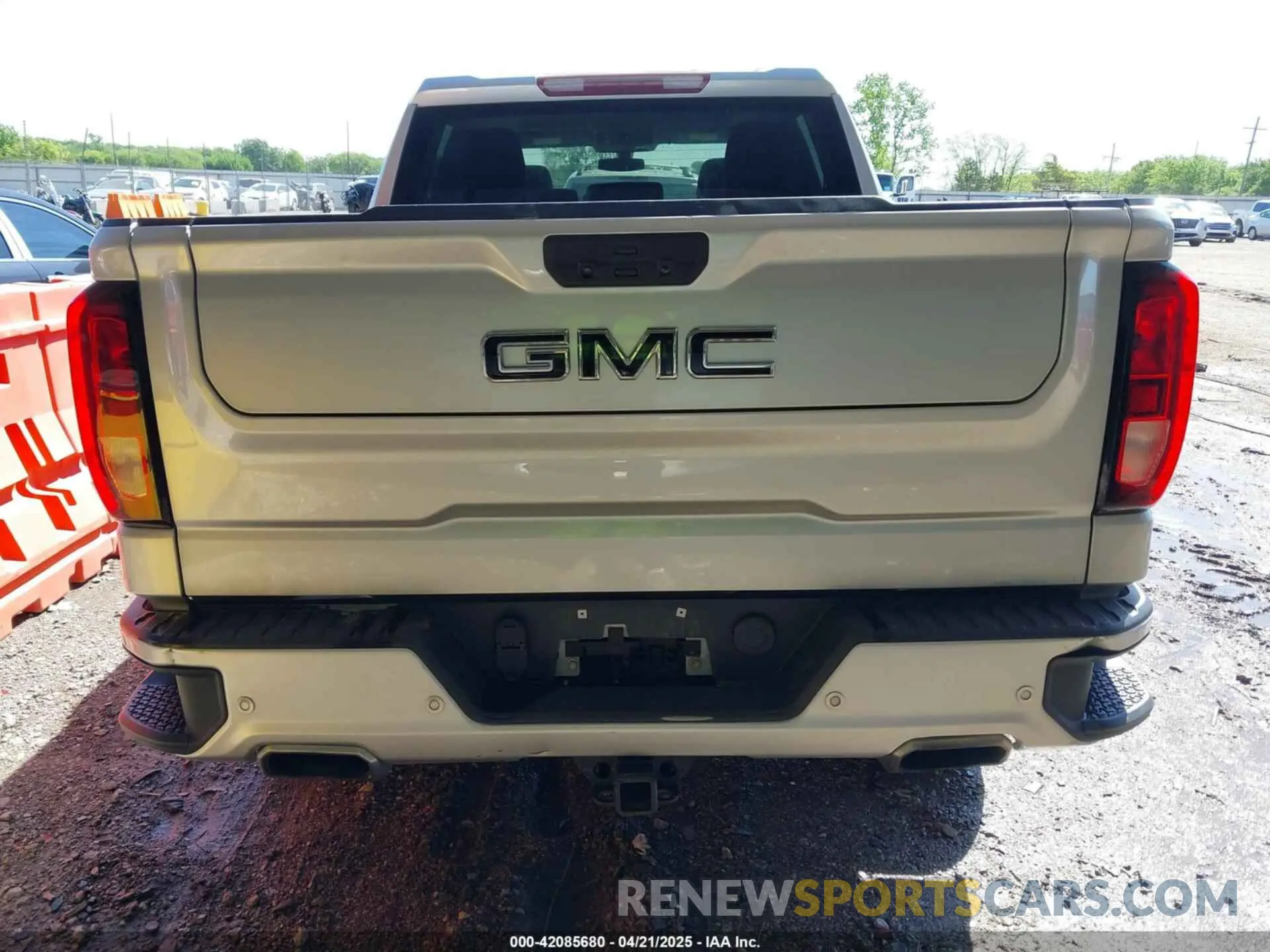 17 fotografías del automóvil dañado 1GTU9CEDXMZ141017 GMC SIERRA 1500 2021