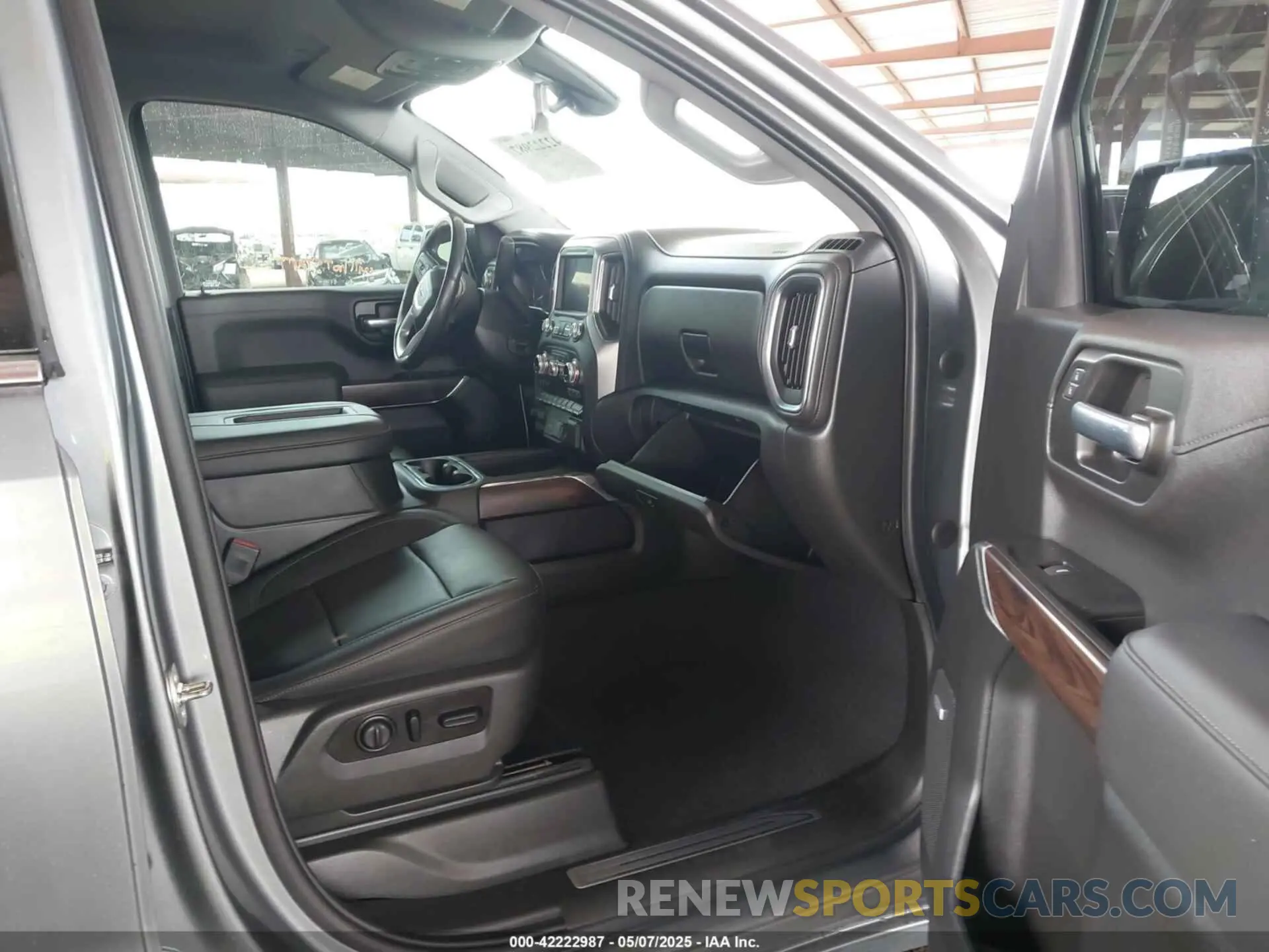 5 fotografías del automóvil dañado 1GTU9DED2MZ121365 GMC SIERRA 1500 2021