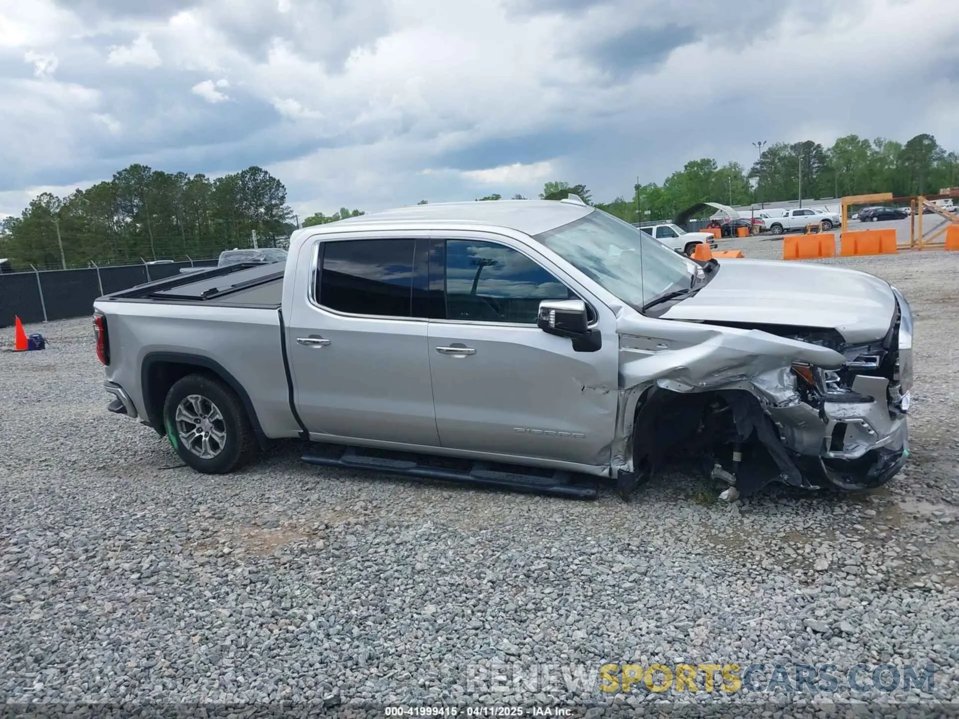 13 fotografías del automóvil dañado 3GTP8DED2MG434349 GMC SIERRA 1500 2021