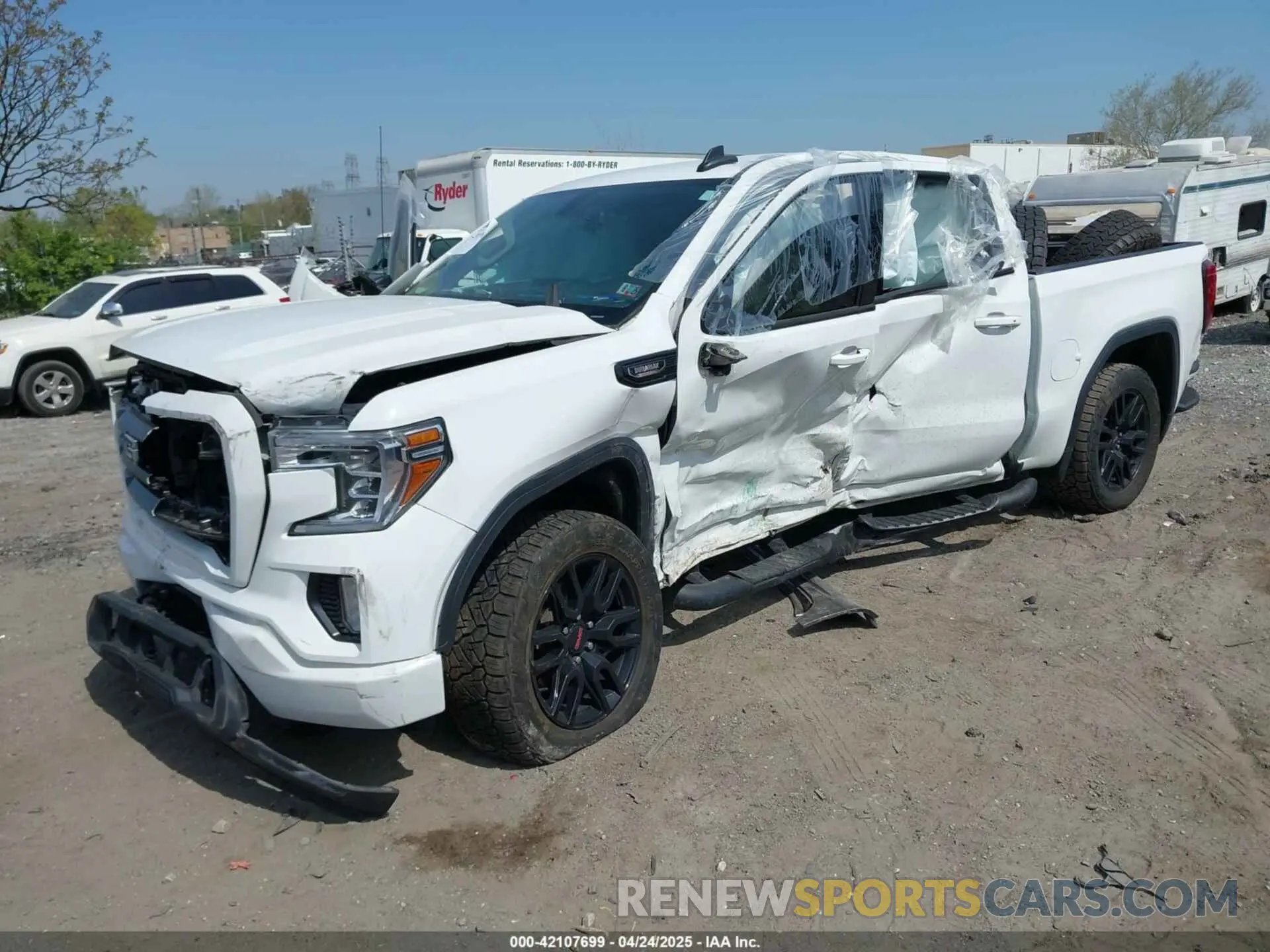 2 fotografías del automóvil dañado 3GTU9CET8MG410025 GMC SIERRA 1500 2021
