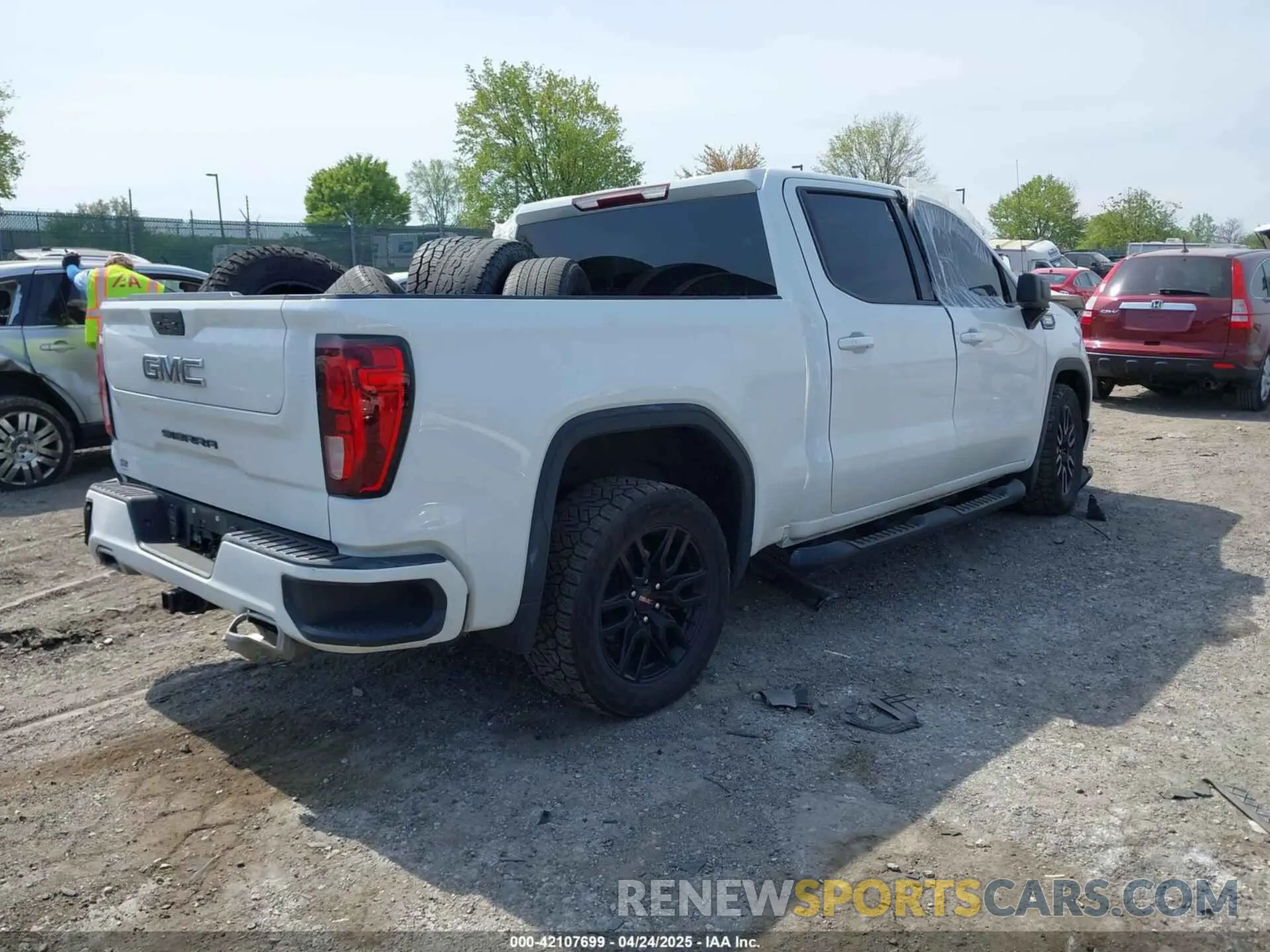 4 fotografías del automóvil dañado 3GTU9CET8MG410025 GMC SIERRA 1500 2021