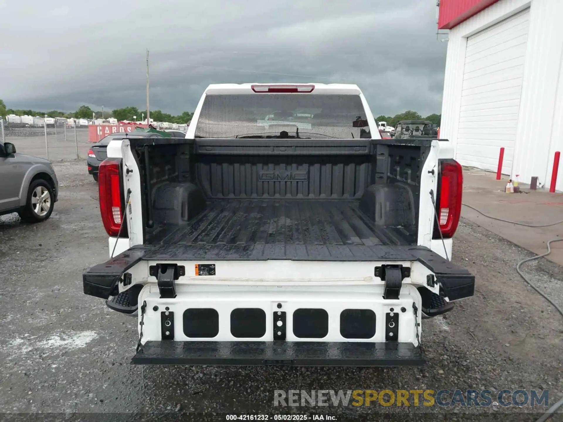 17 fotografías del automóvil dañado 3GTU9DED4MG261384 GMC SIERRA 1500 2021