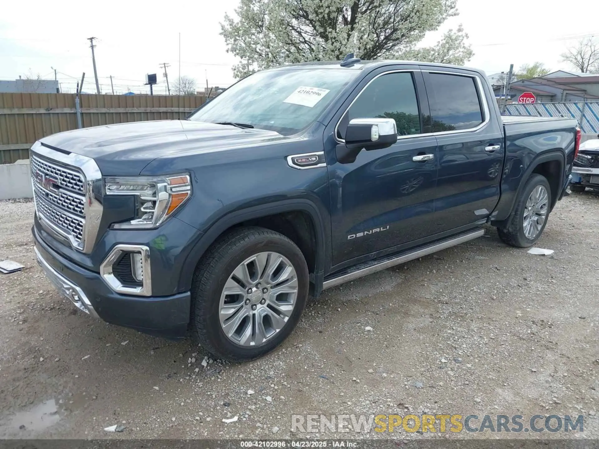 2 fotografías del automóvil dañado 3GTU9FEL6MG186027 GMC SIERRA 1500 2021