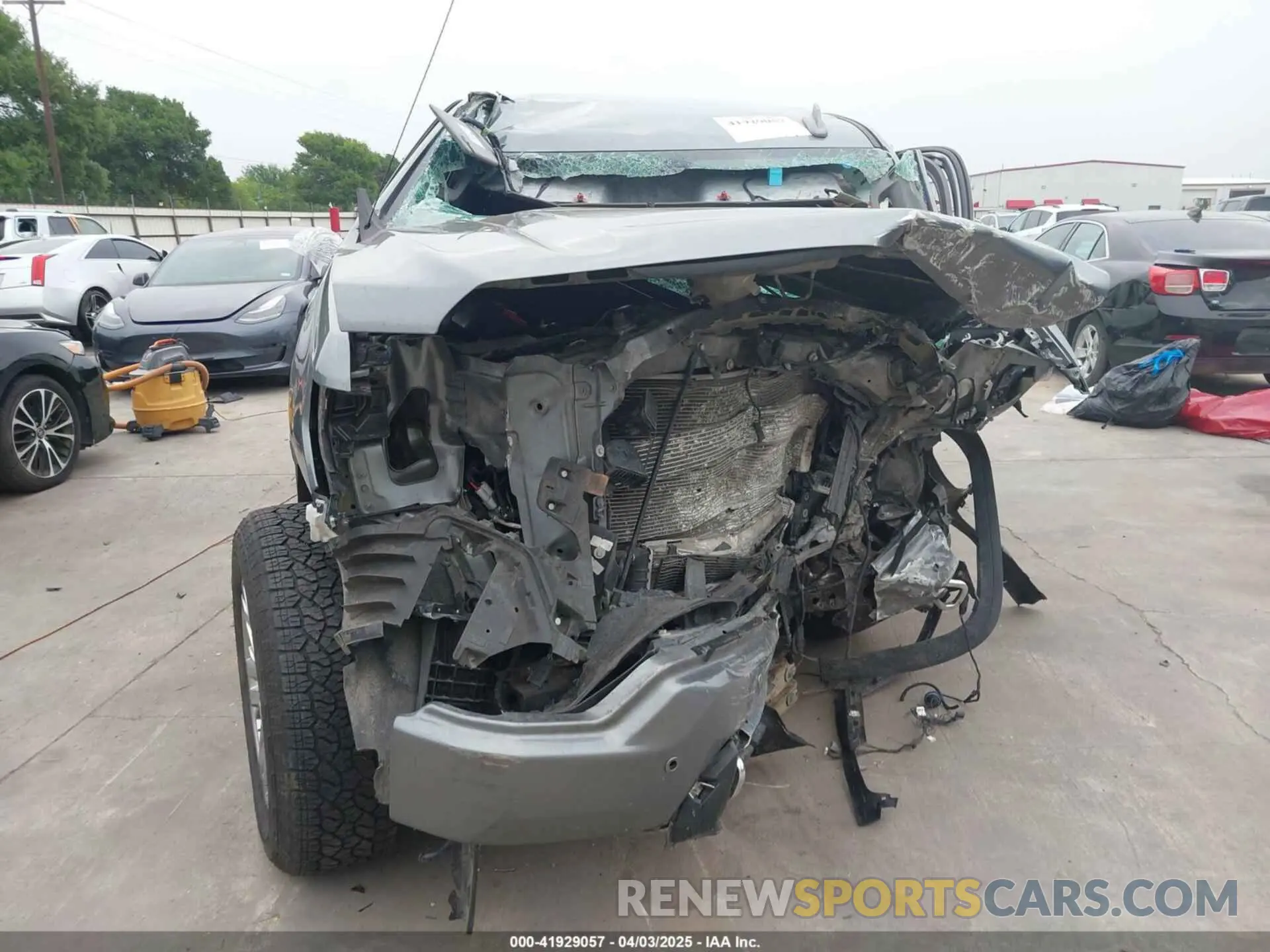 12 fotografías del automóvil dañado 3GTU9FET0MG437706 GMC SIERRA 1500 2021