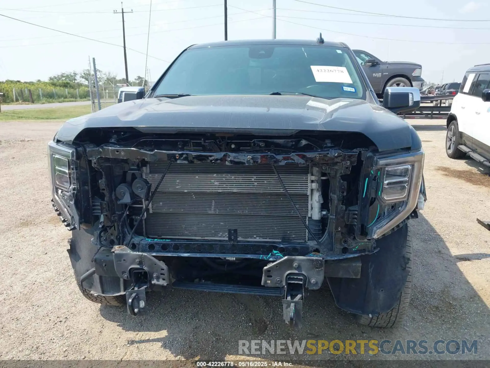 13 fotografías del automóvil dañado 1GTUUDED1NZ646000 GMC SIERRA 1500 2022