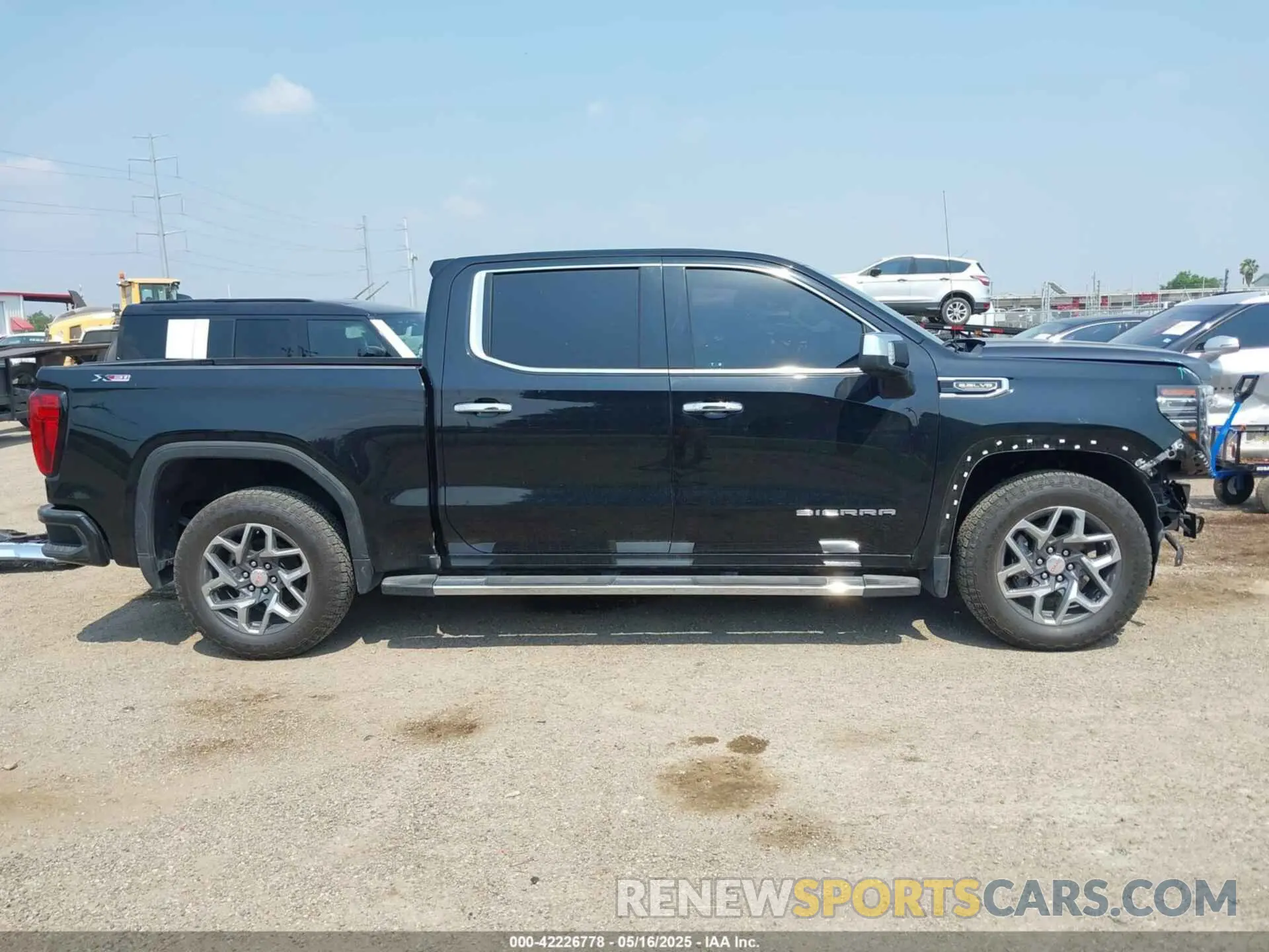 14 fotografías del automóvil dañado 1GTUUDED1NZ646000 GMC SIERRA 1500 2022