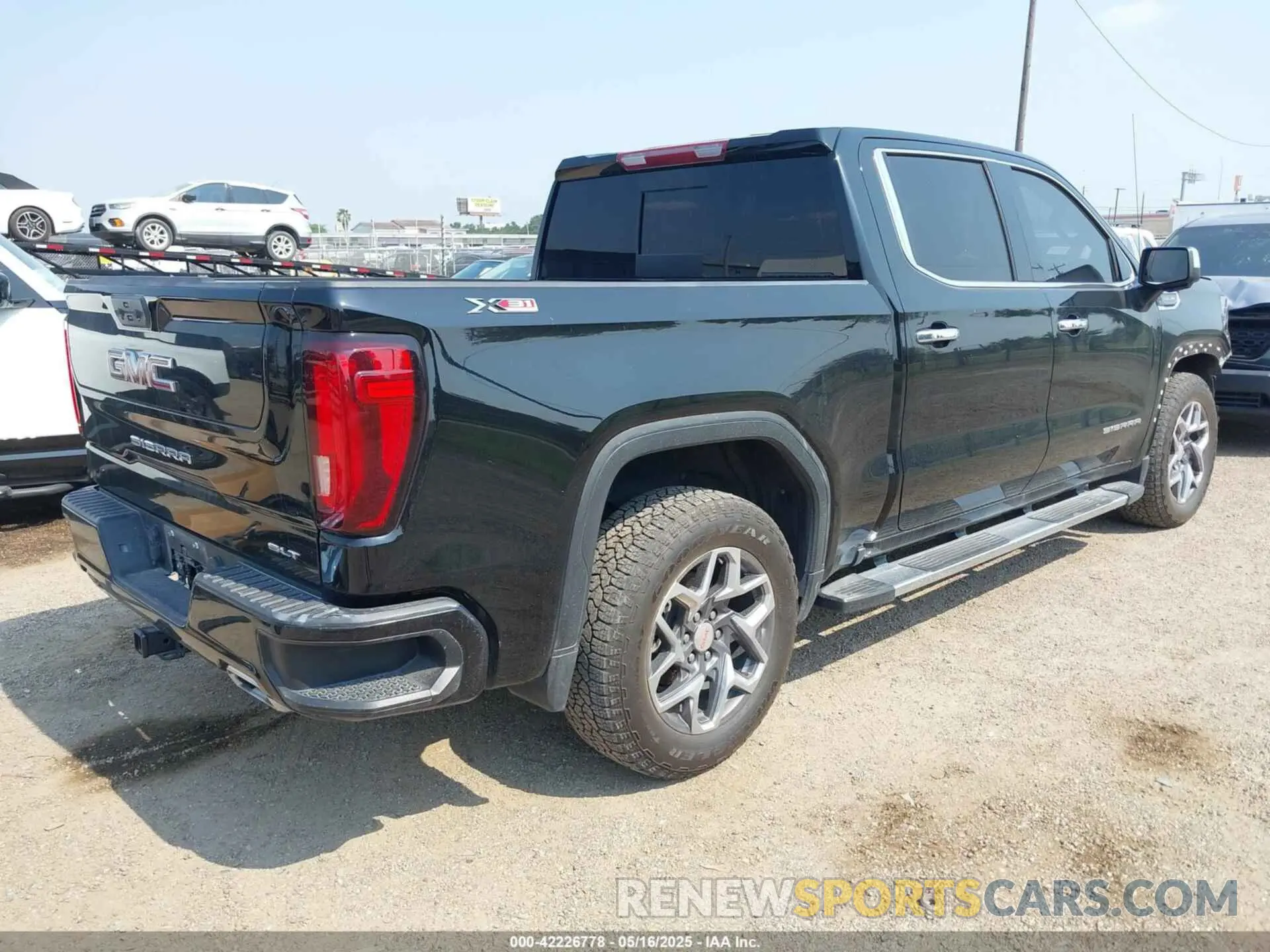 4 fotografías del automóvil dañado 1GTUUDED1NZ646000 GMC SIERRA 1500 2022