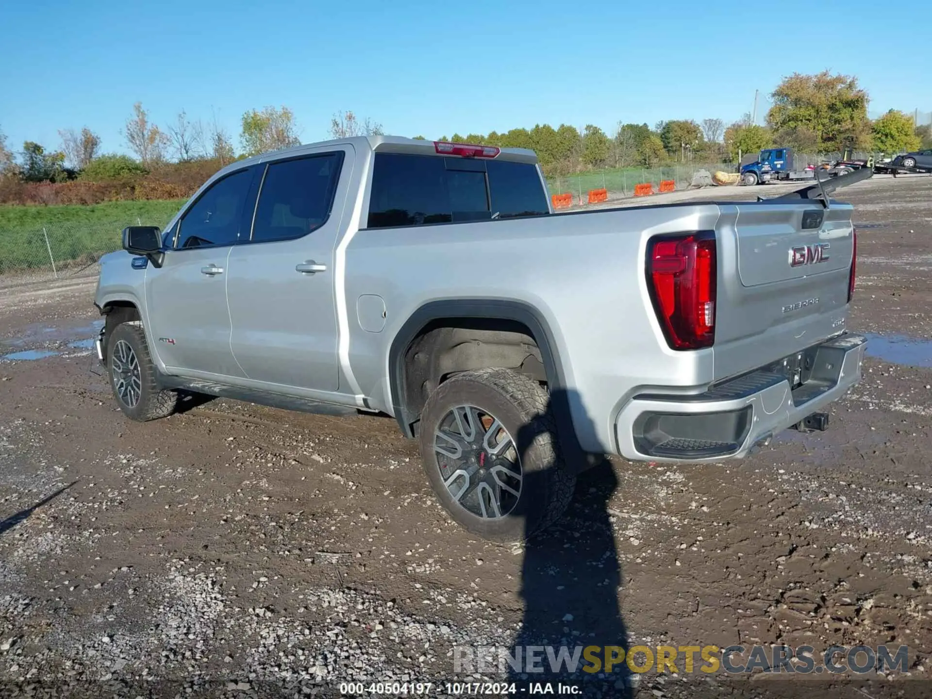 3 fotografías del automóvil dañado 1GTUUEET5NZ554403 GMC SIERRA 1500 2022