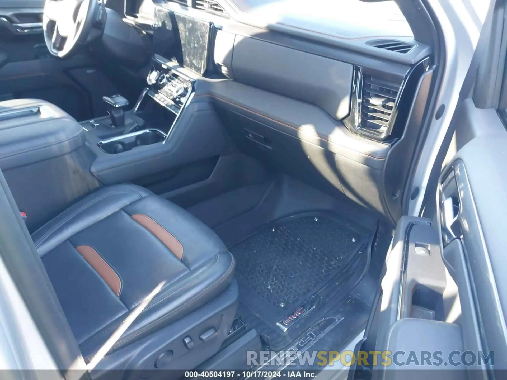 5 fotografías del automóvil dañado 1GTUUEET5NZ554403 GMC SIERRA 1500 2022