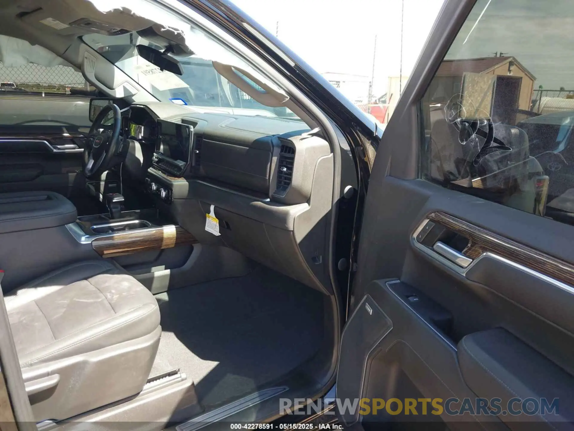 5 fotografías del automóvil dañado 3GTPHCEDXNG525803 GMC SIERRA 1500 2022