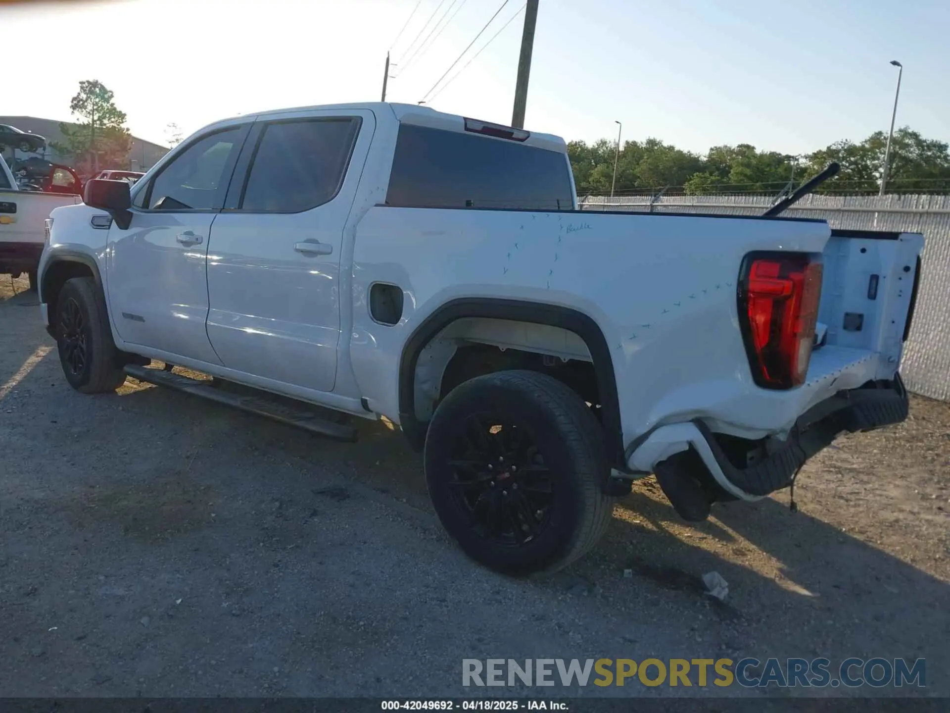 3 fotografías del automóvil dañado 3GTPHCEK6NG615092 GMC SIERRA 1500 2022