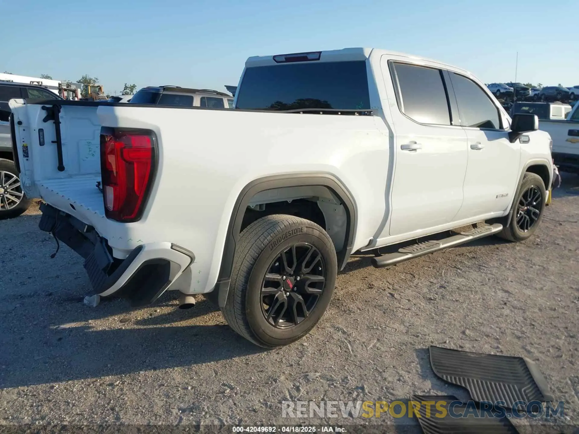 4 fotografías del automóvil dañado 3GTPHCEK6NG615092 GMC SIERRA 1500 2022