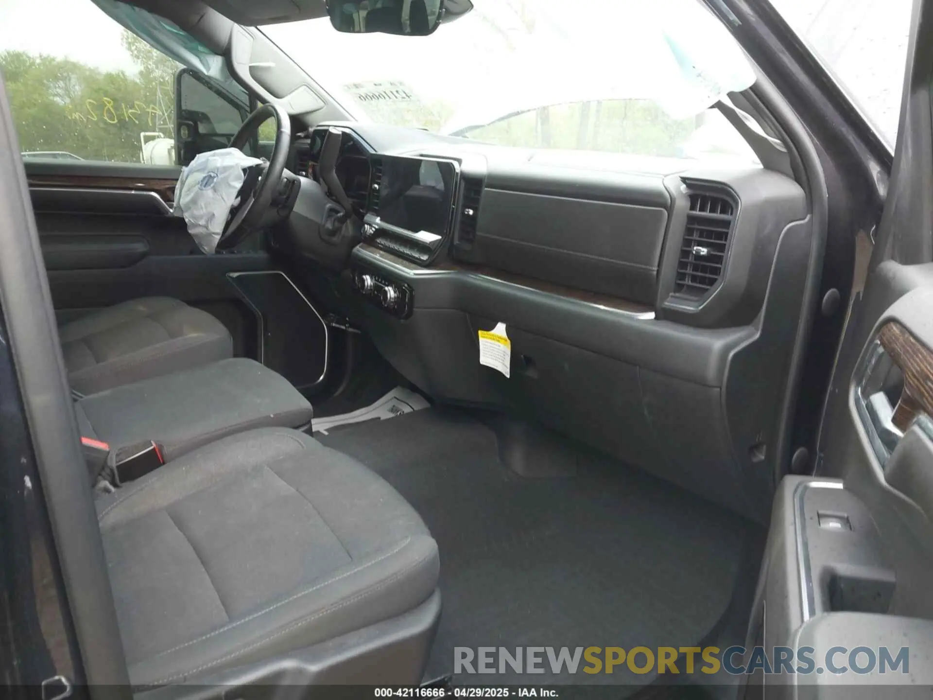 5 fotografías del automóvil dañado 3GTPUCEK1NG557680 GMC SIERRA 1500 2022