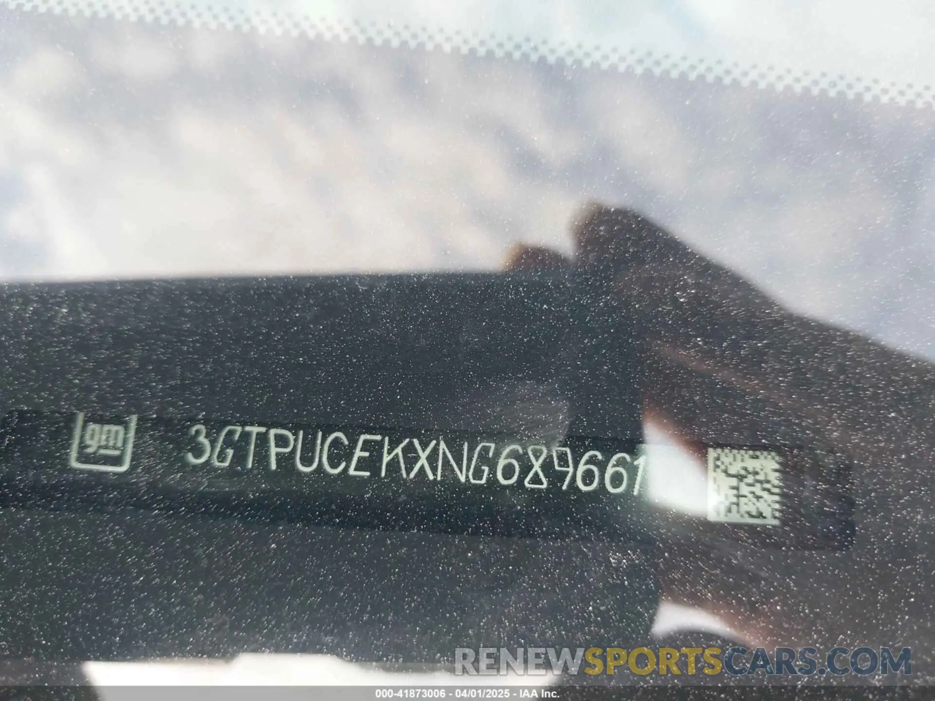 9 fotografías del automóvil dañado 3GTPUCEKXNG689661 GMC SIERRA 1500 2022