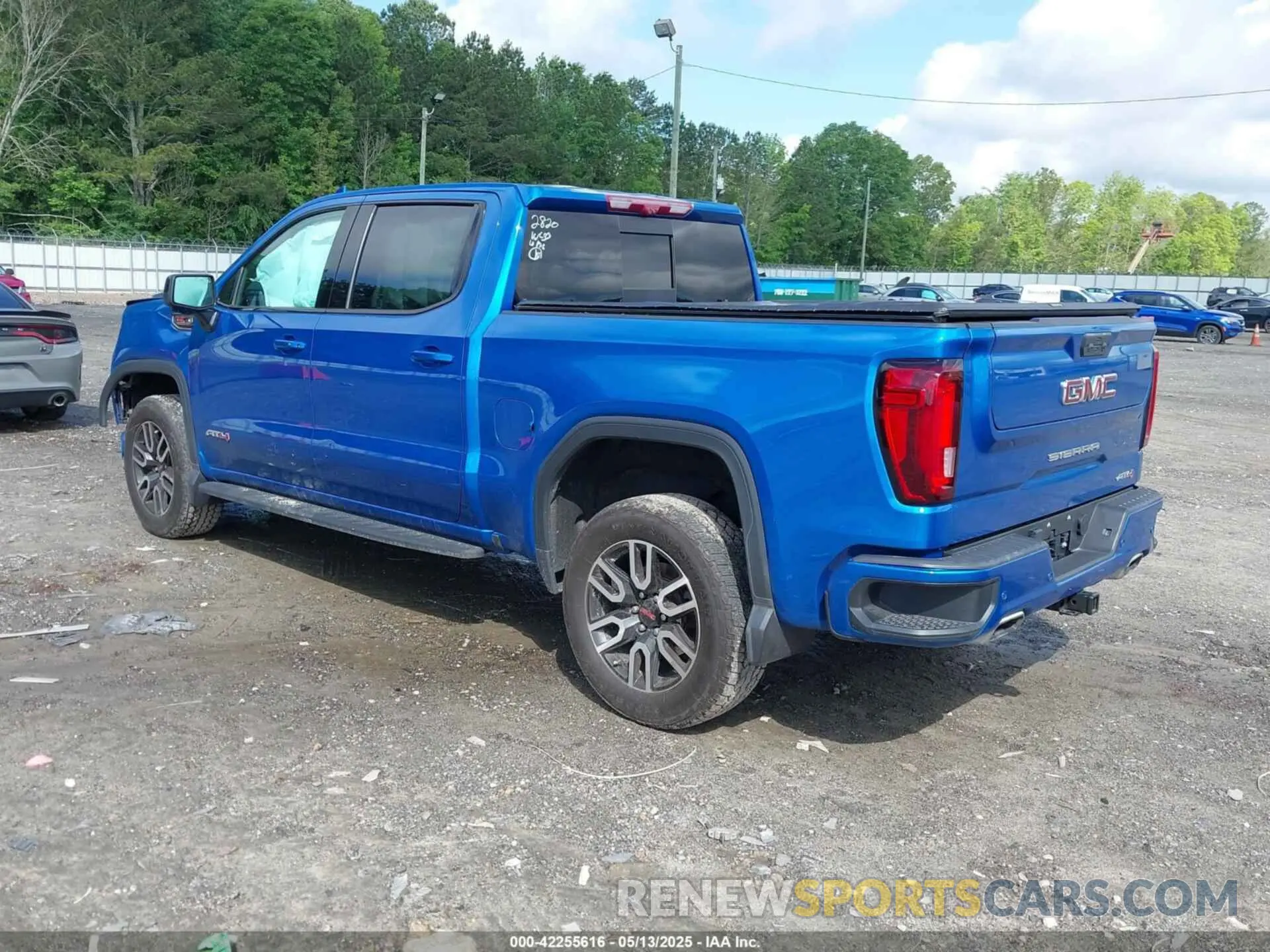 3 fotografías del automóvil dañado 3GTPUEEL2NG512820 GMC SIERRA 1500 2022