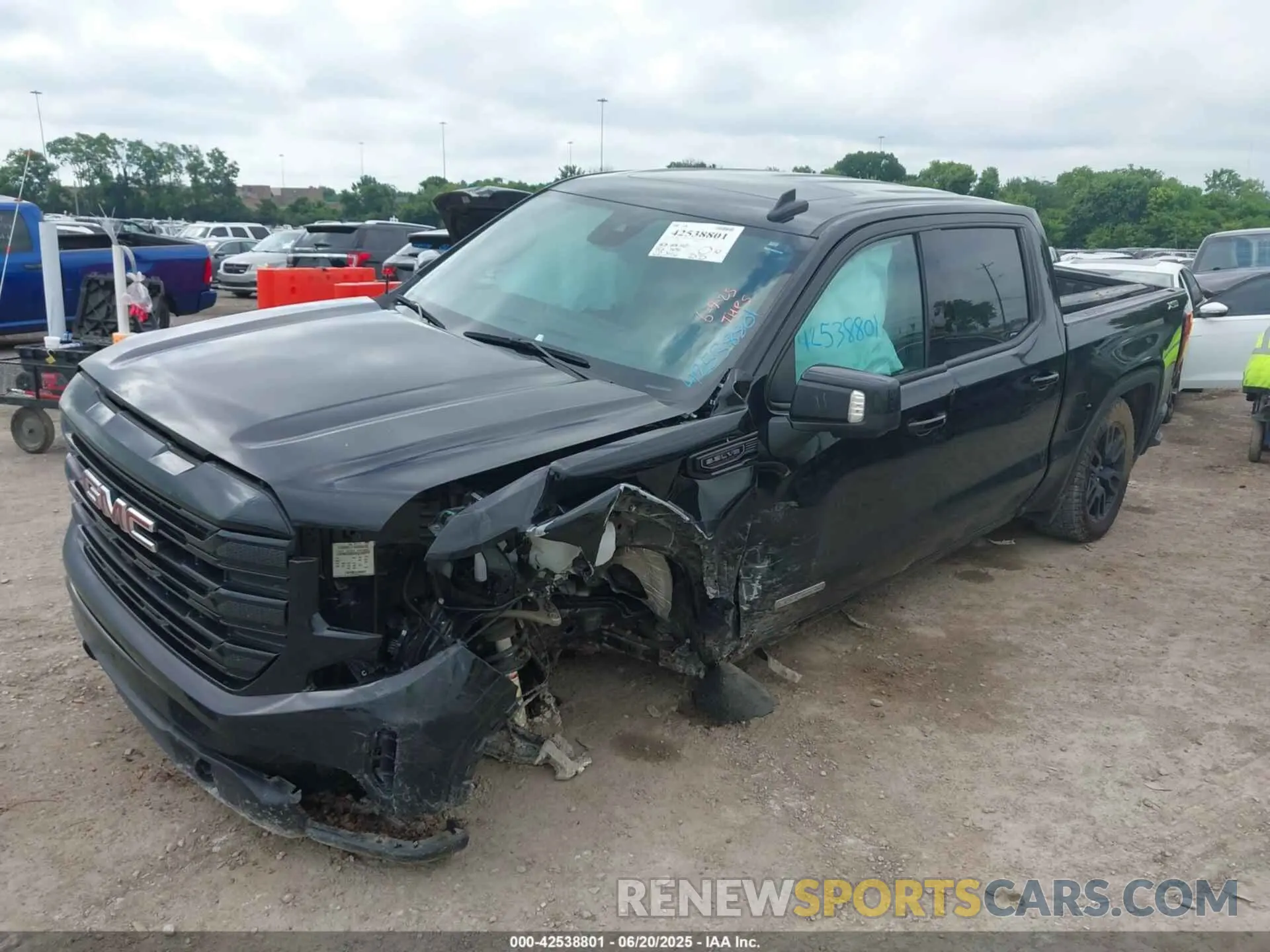 2 fotografías del automóvil dañado 3GTUUCED4NG609680 GMC SIERRA 1500 2022