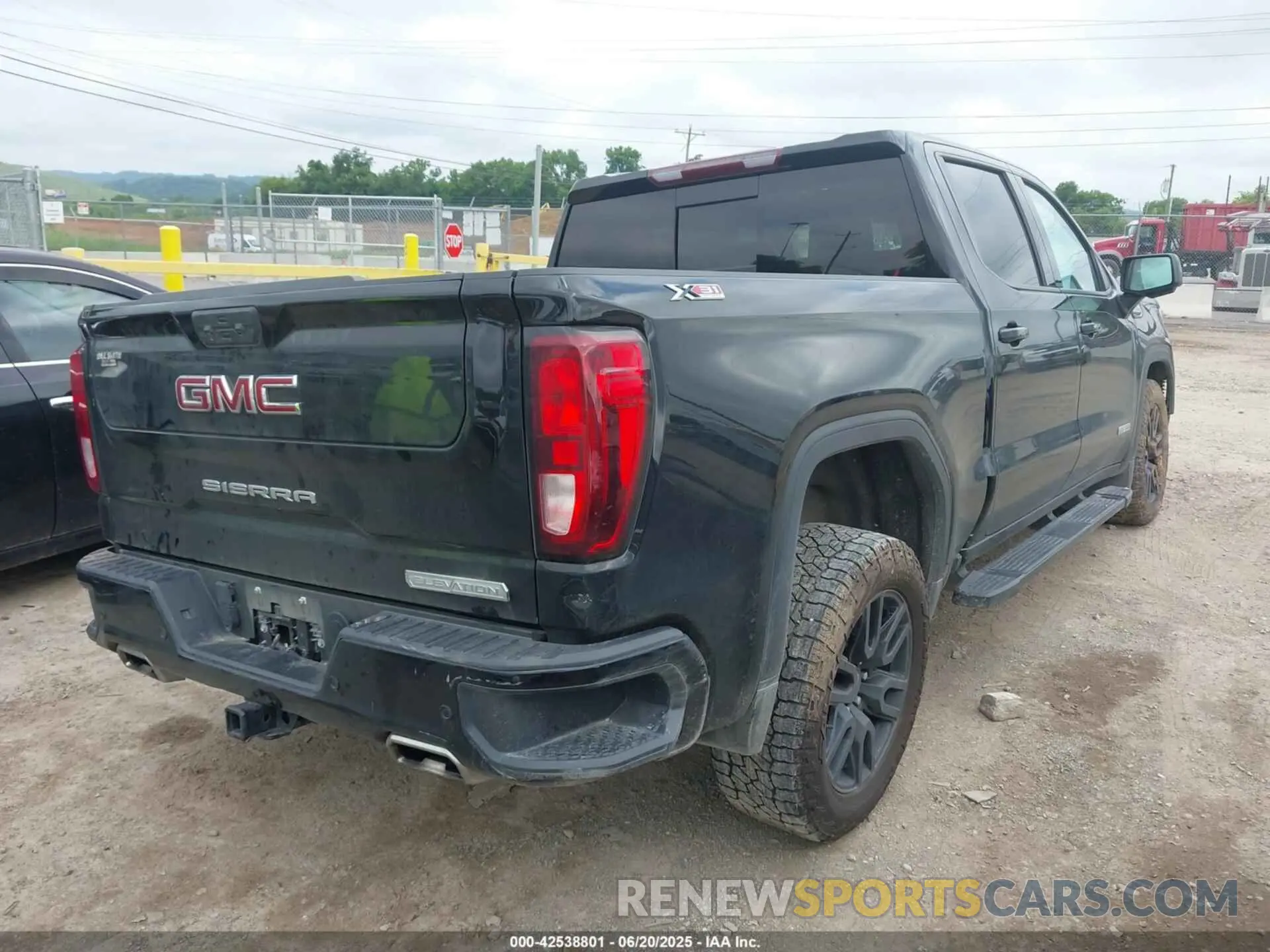 4 fotografías del automóvil dañado 3GTUUCED4NG609680 GMC SIERRA 1500 2022