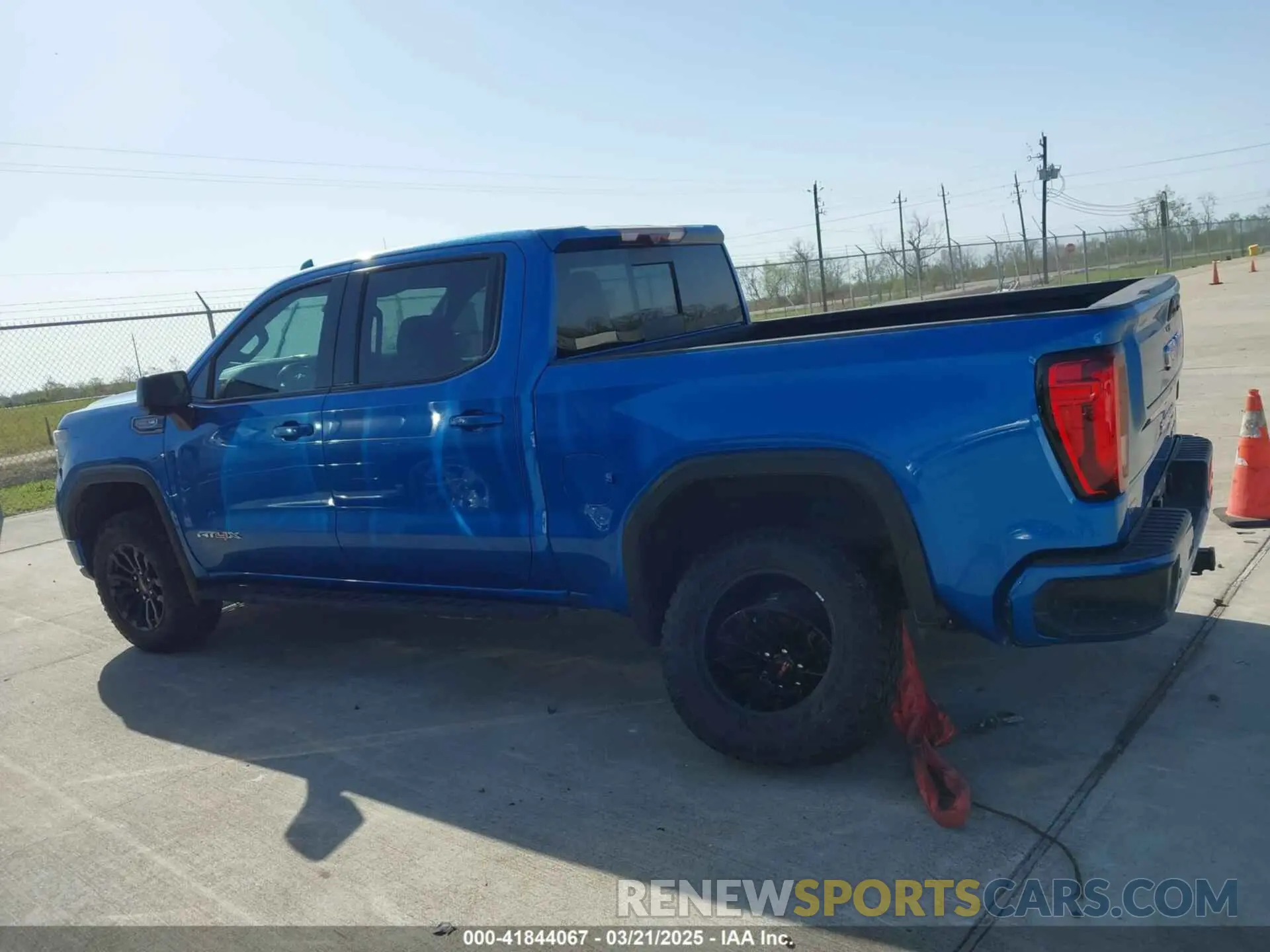 13 fotografías del automóvil dañado 3GTUUFELXNG669794 GMC SIERRA 1500 2022