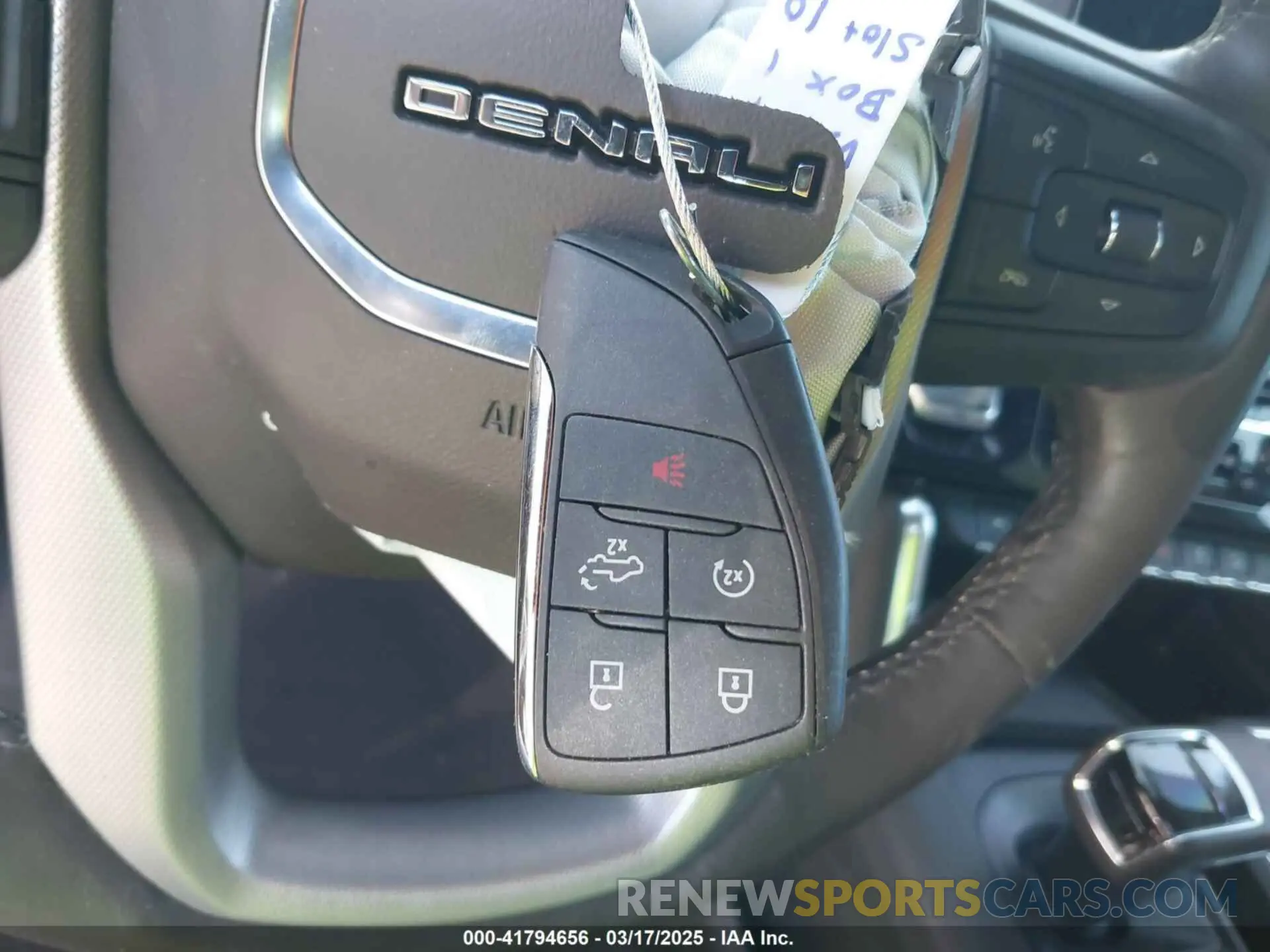 11 fotografías del automóvil dañado 3GTUUGED3NG682482 GMC SIERRA 1500 2022