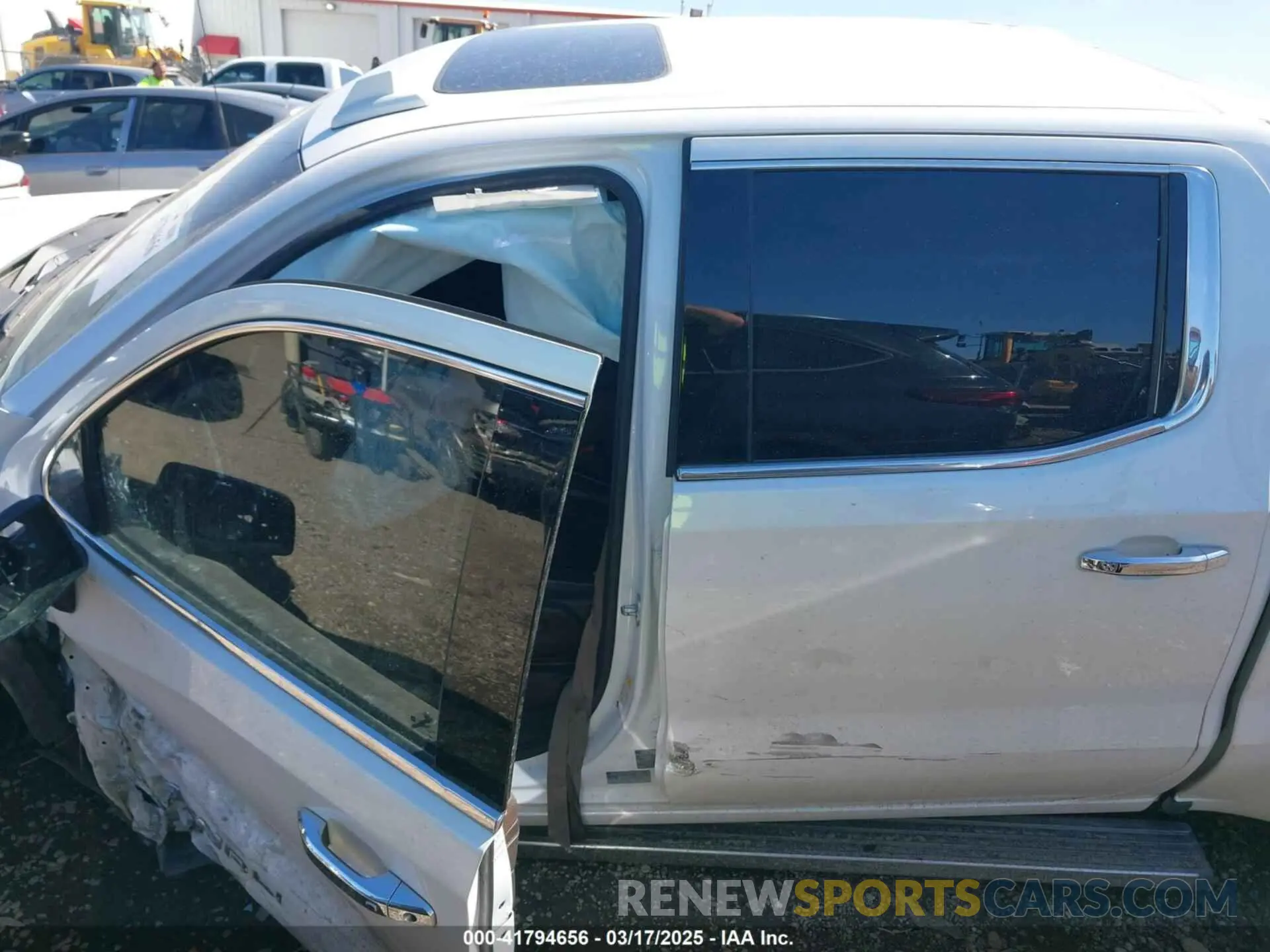 15 fotografías del automóvil dañado 3GTUUGED3NG682482 GMC SIERRA 1500 2022