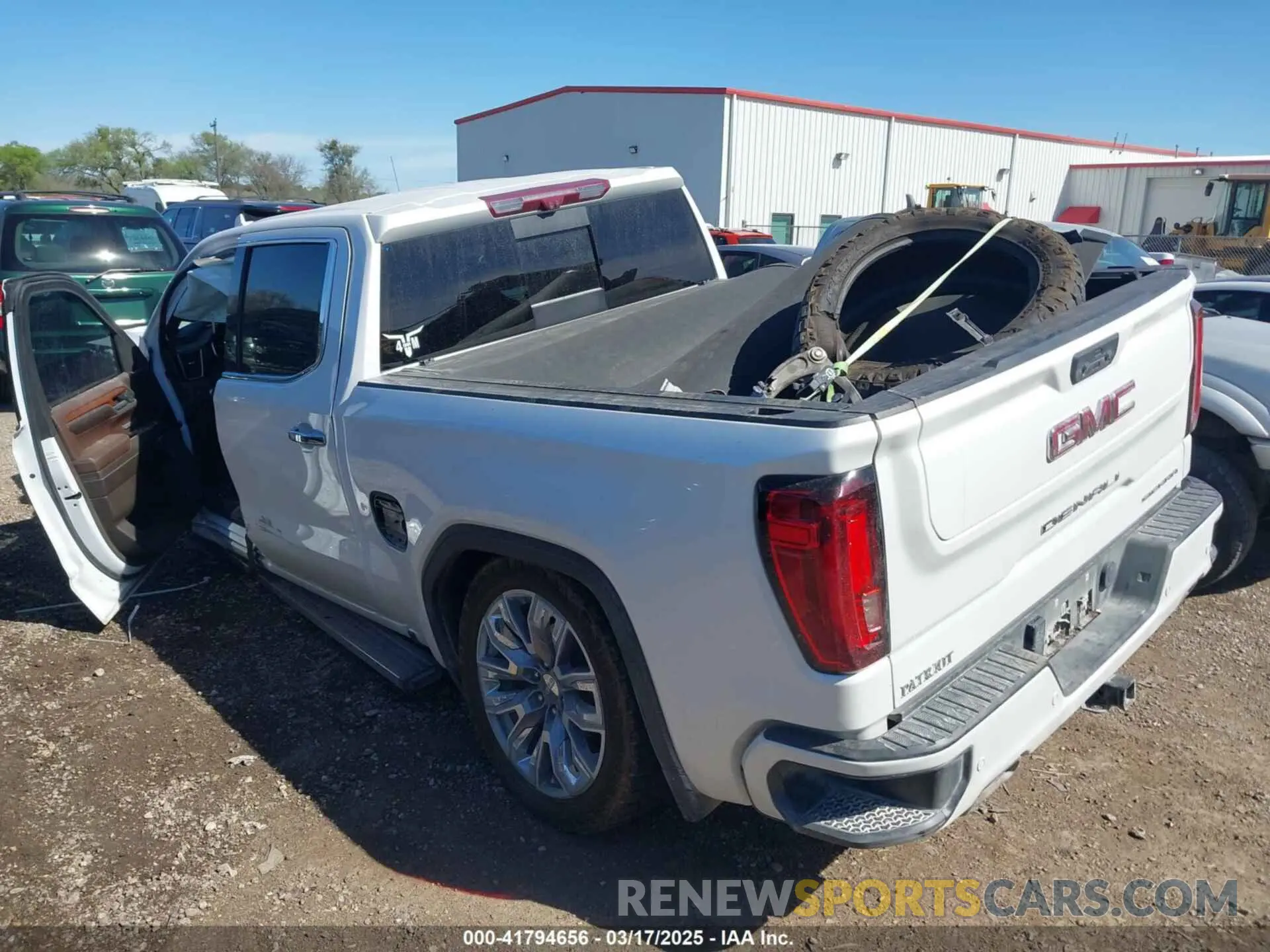 3 fotografías del automóvil dañado 3GTUUGED3NG682482 GMC SIERRA 1500 2022