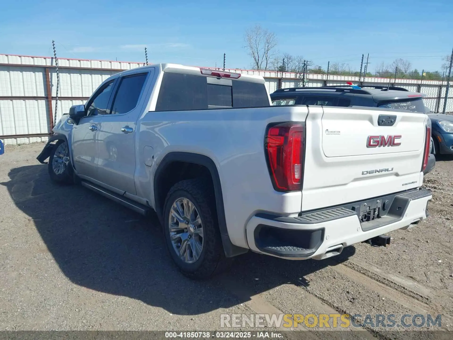 3 fotografías del automóvil dañado 3GTUUGET0NG599597 GMC SIERRA 1500 2022