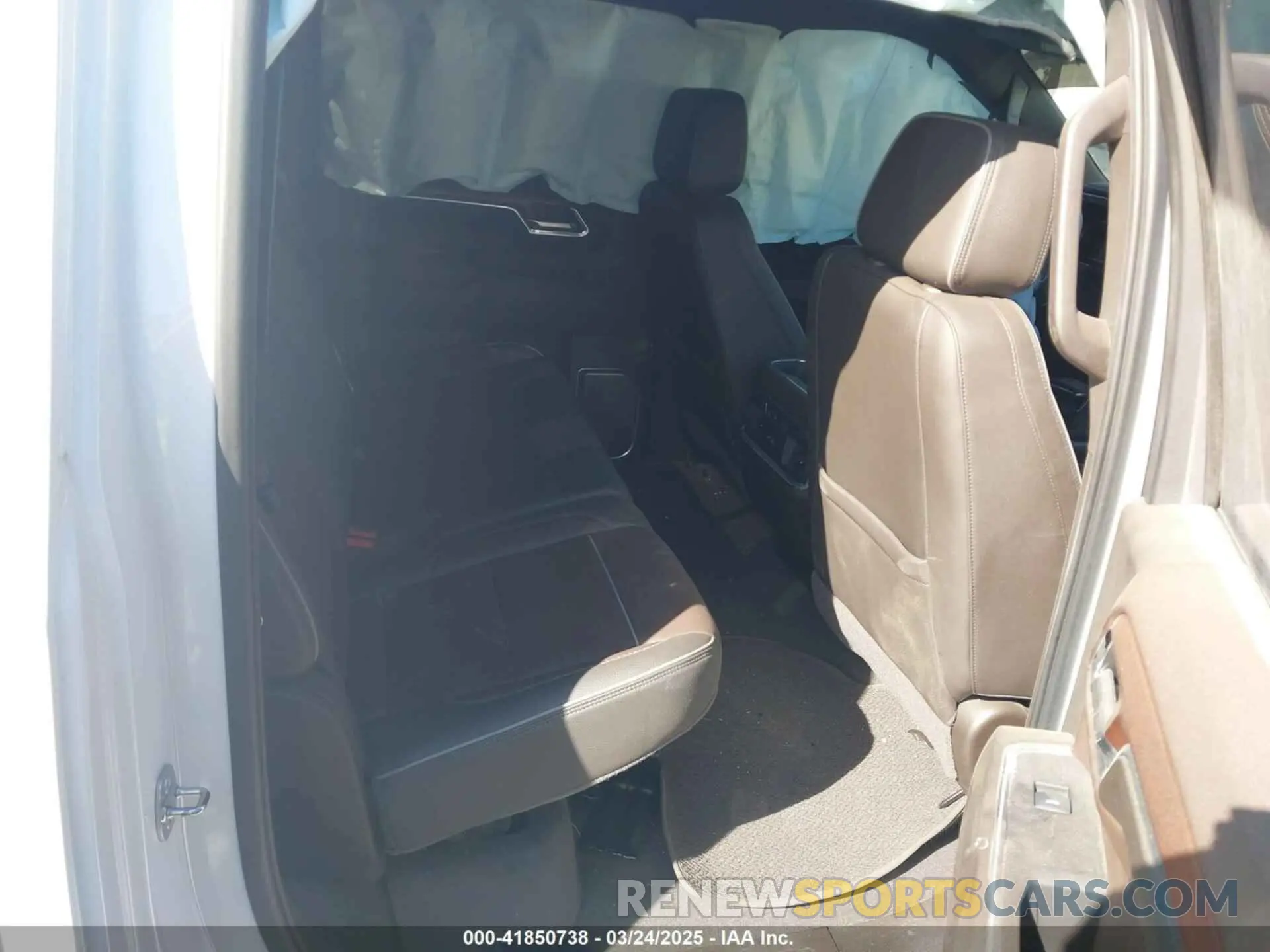 8 fotografías del automóvil dañado 3GTUUGET0NG599597 GMC SIERRA 1500 2022