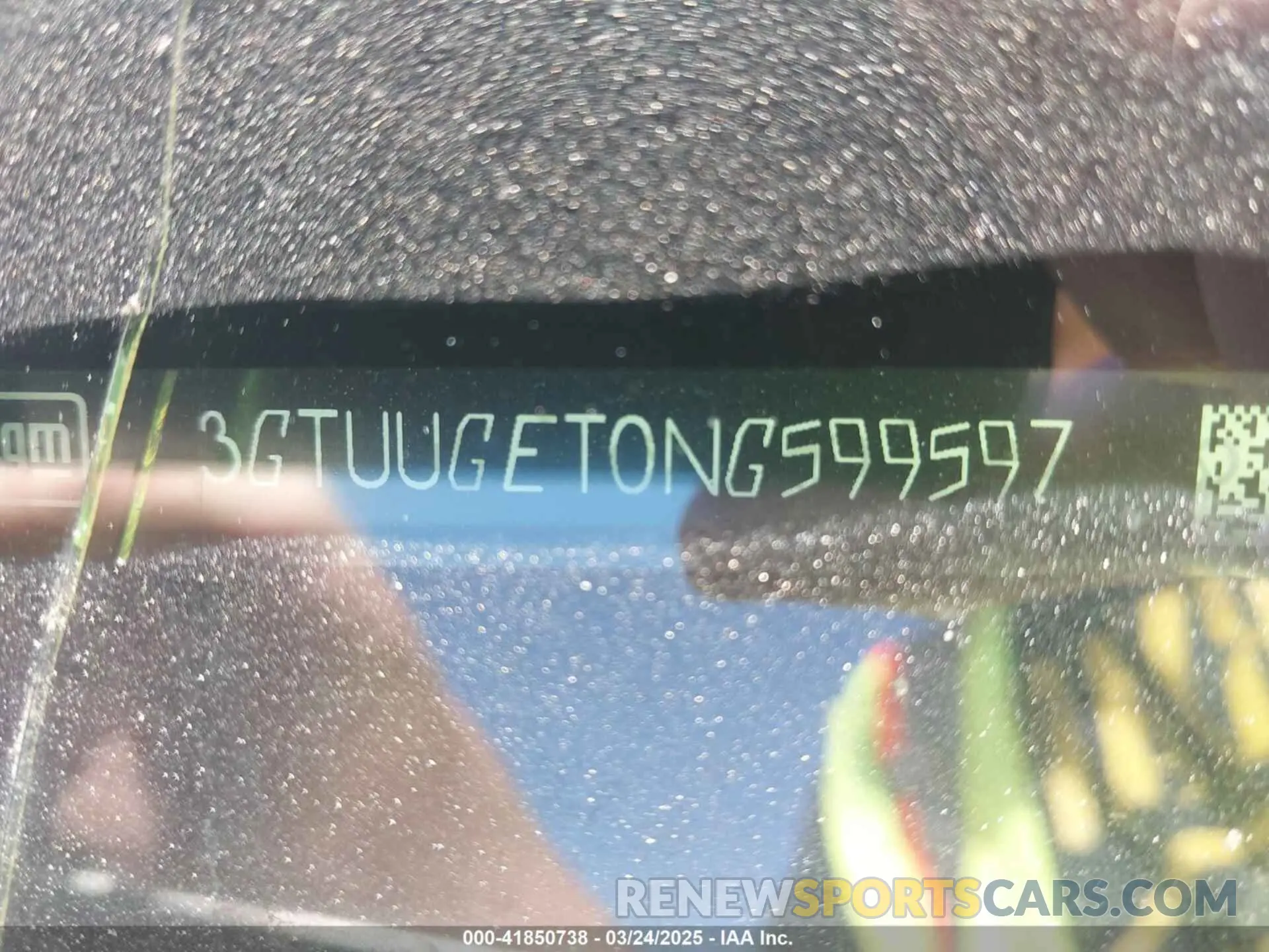 9 fotografías del automóvil dañado 3GTUUGET0NG599597 GMC SIERRA 1500 2022