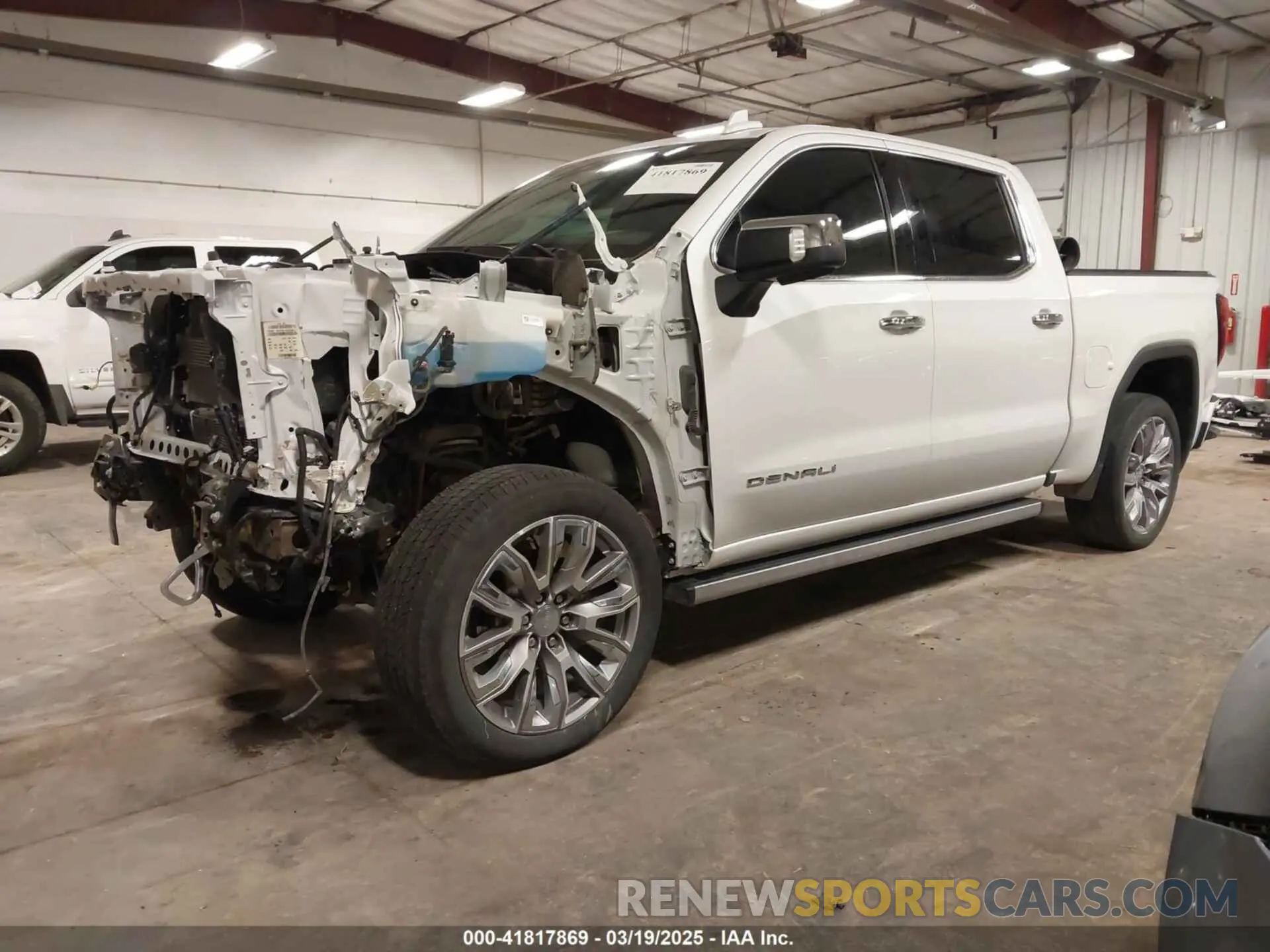 2 fotografías del automóvil dañado 3GTUUGET4NG616787 GMC SIERRA 1500 2022