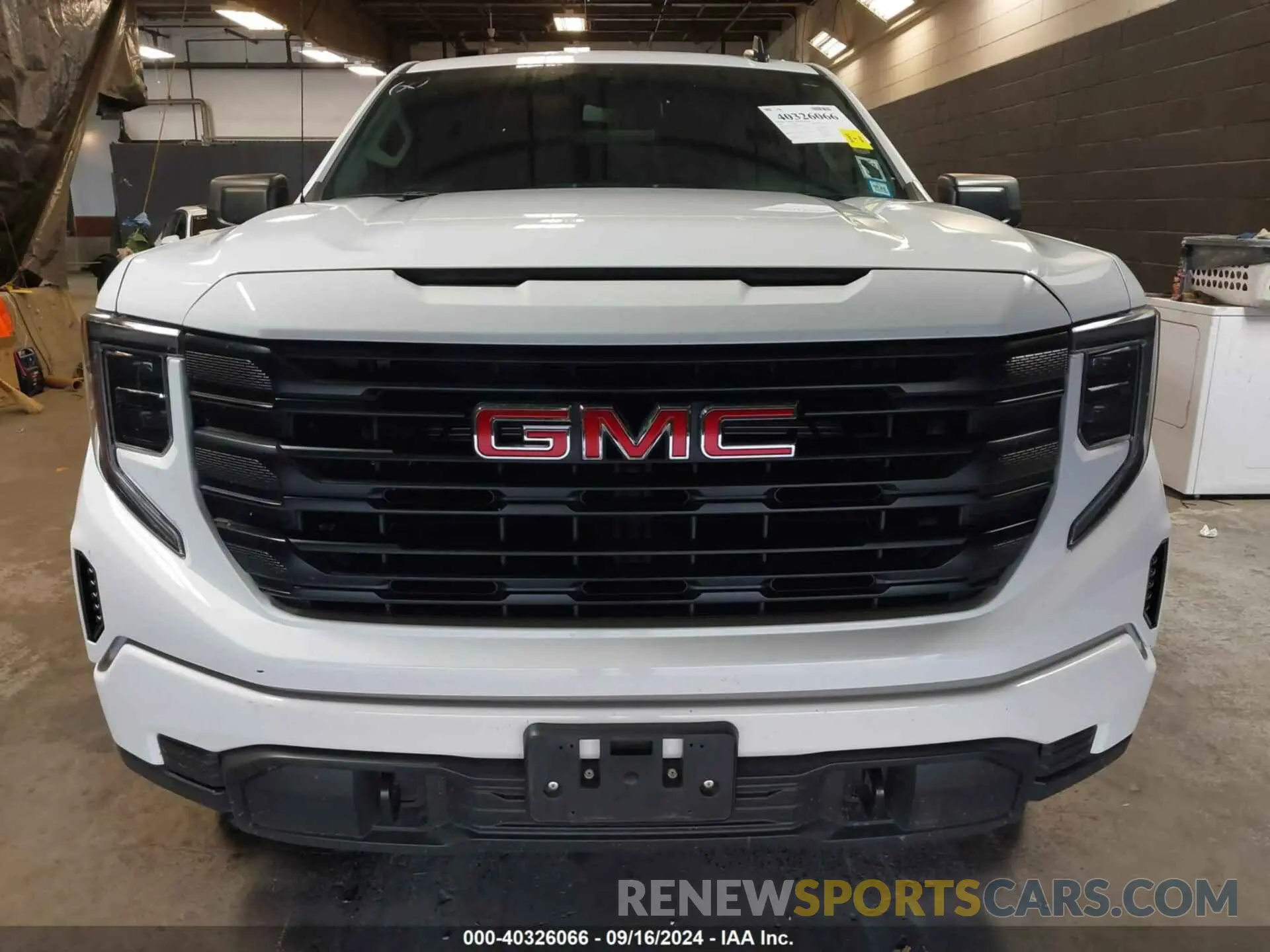 12 fotografías del automóvil dañado 1GTRUAED6PZ280932 GMC SIERRA 1500 2023