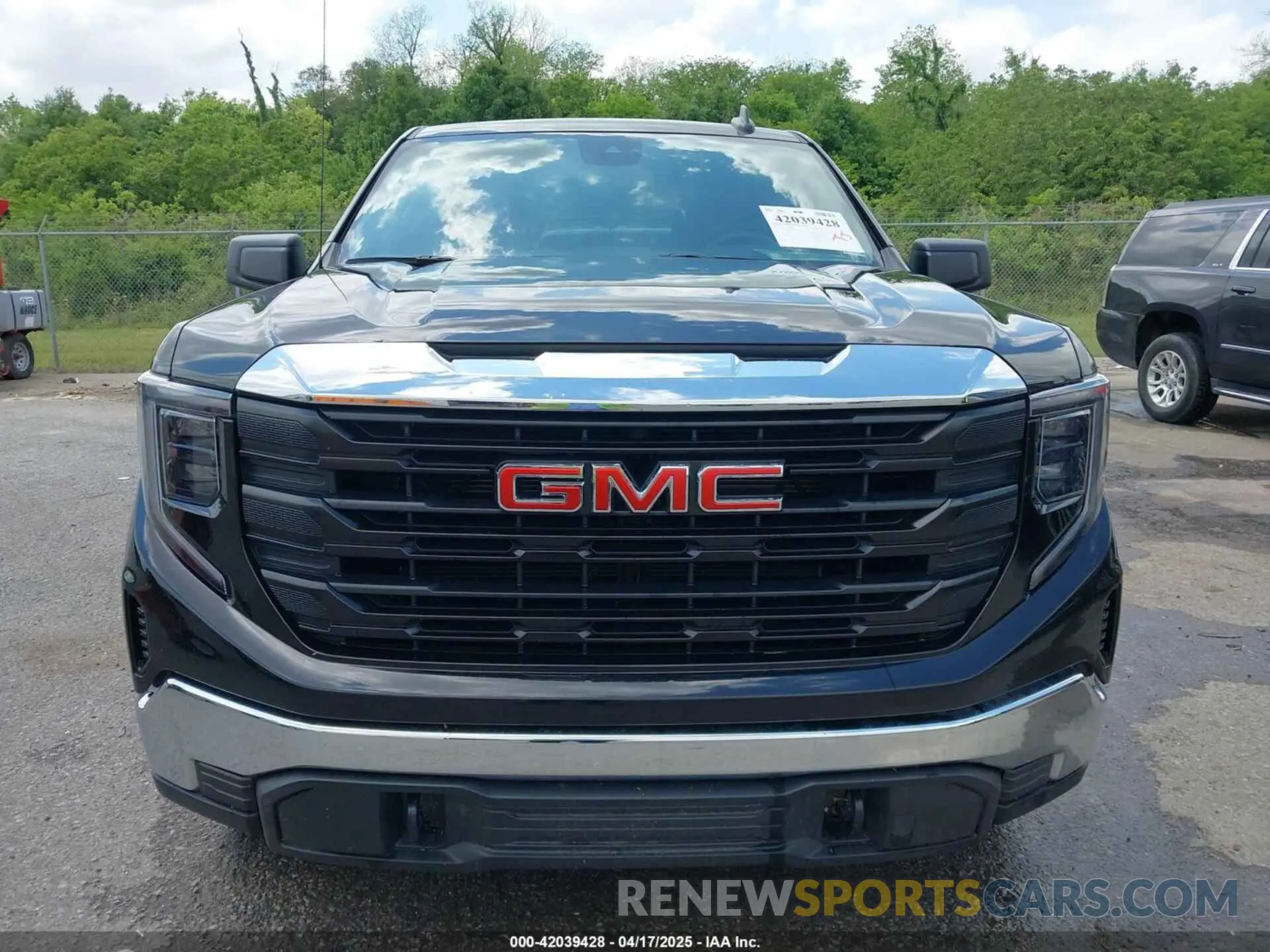 12 fotografías del automóvil dañado 1GTRUAED8PZ274243 GMC SIERRA 1500 2023