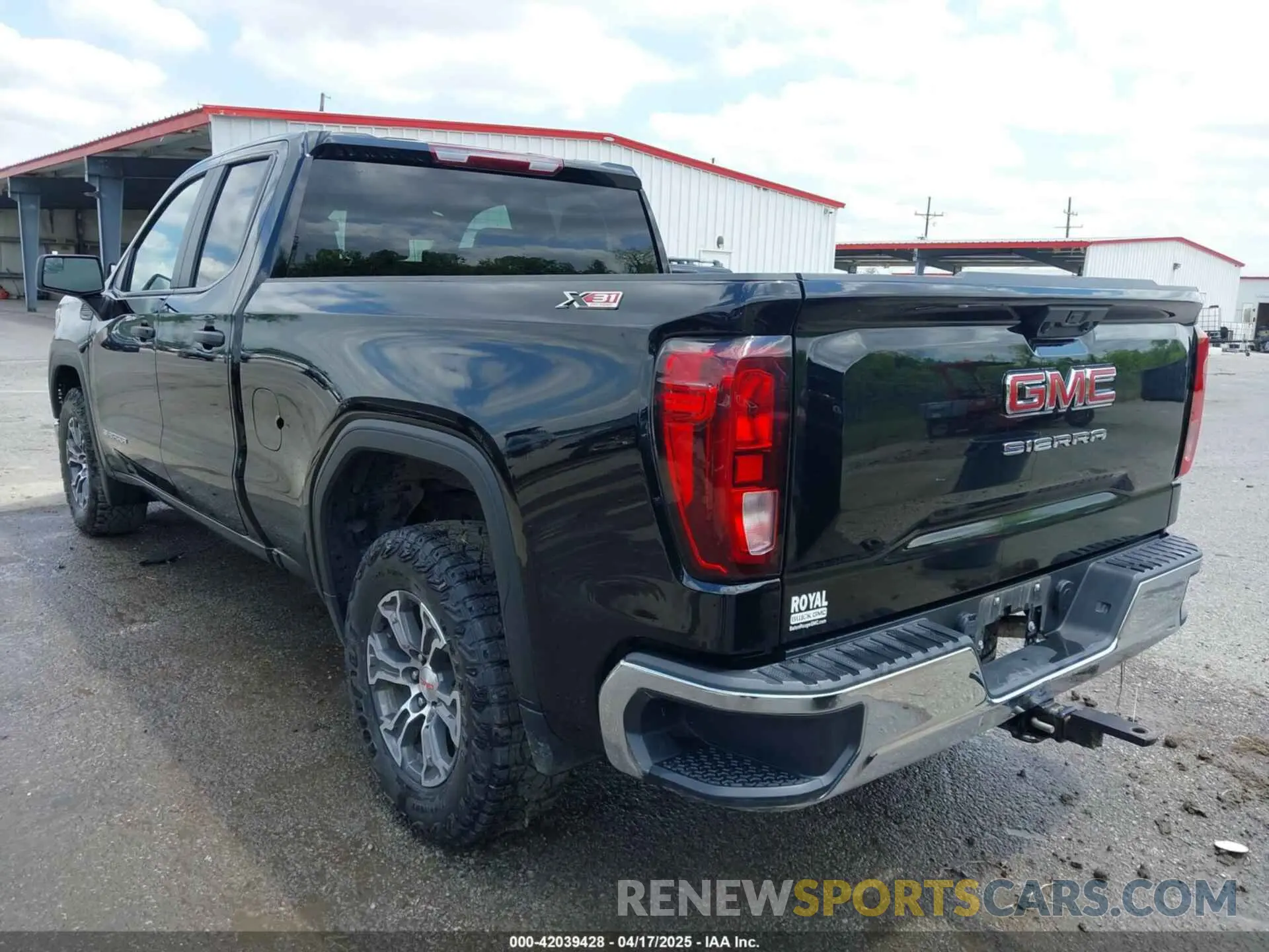 3 fotografías del automóvil dañado 1GTRUAED8PZ274243 GMC SIERRA 1500 2023
