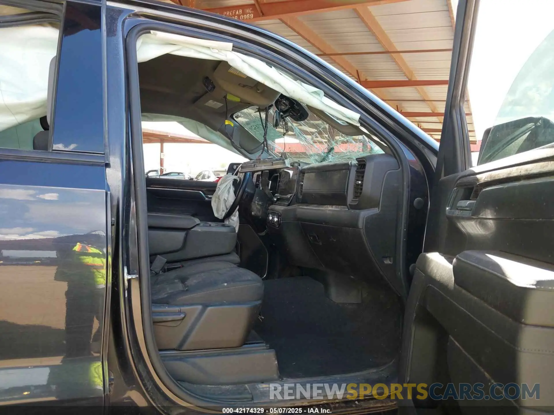 5 fotografías del automóvil dañado 1GTUUCED7PZ123982 GMC SIERRA 1500 2023