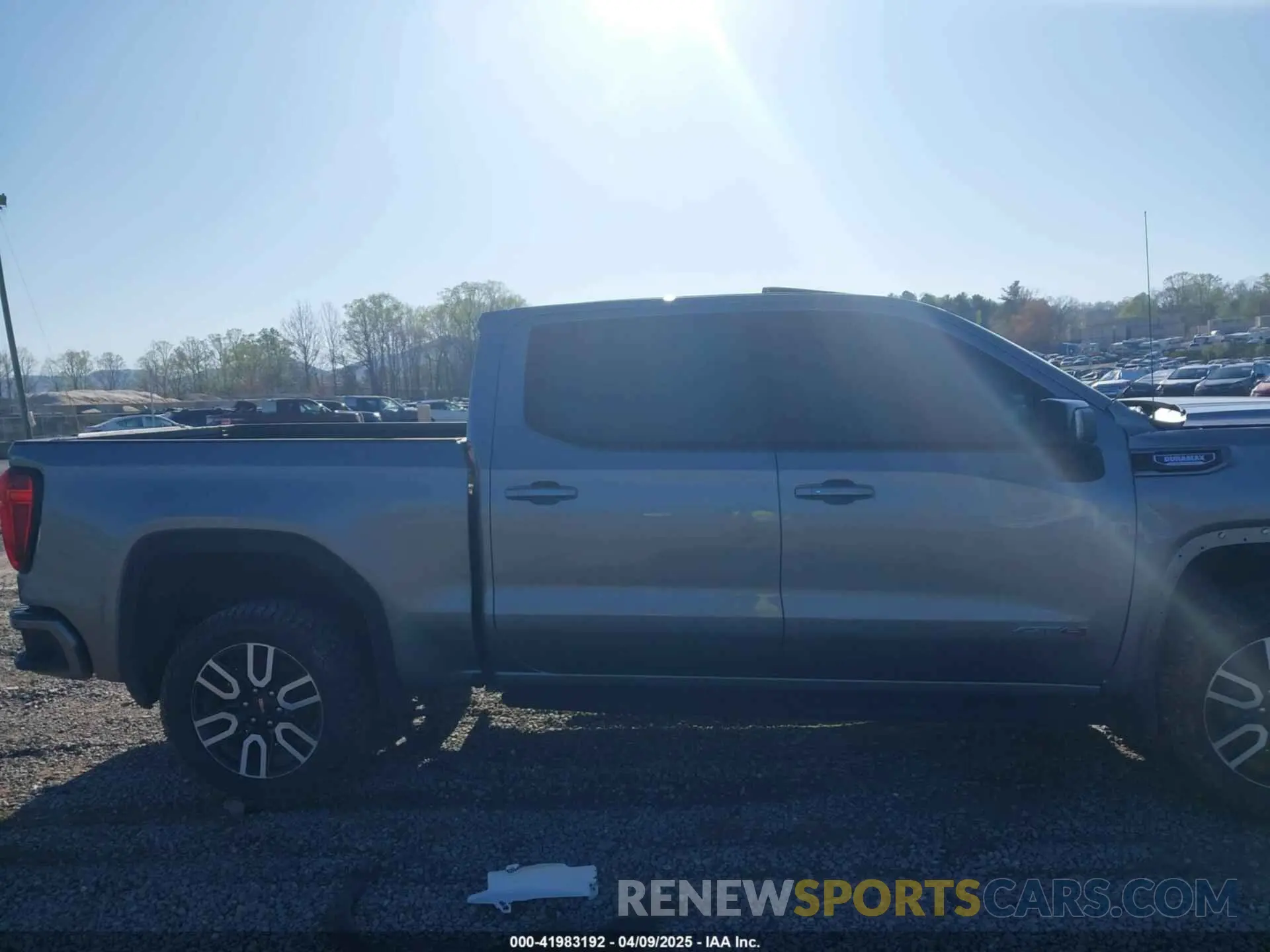 13 fotografías del automóvil dañado 1GTUUEE89PZ174270 GMC SIERRA 1500 2023