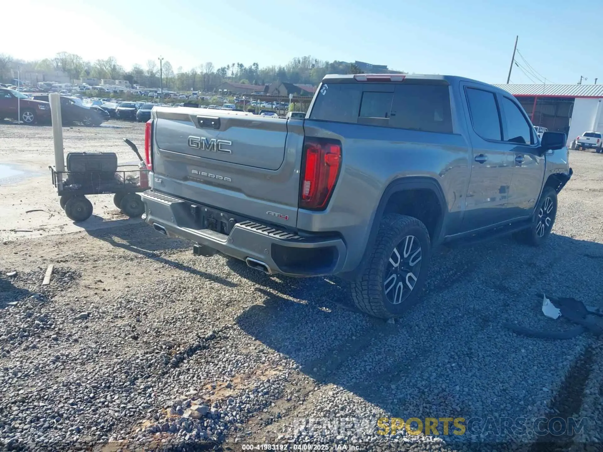 4 fotografías del automóvil dañado 1GTUUEE89PZ174270 GMC SIERRA 1500 2023