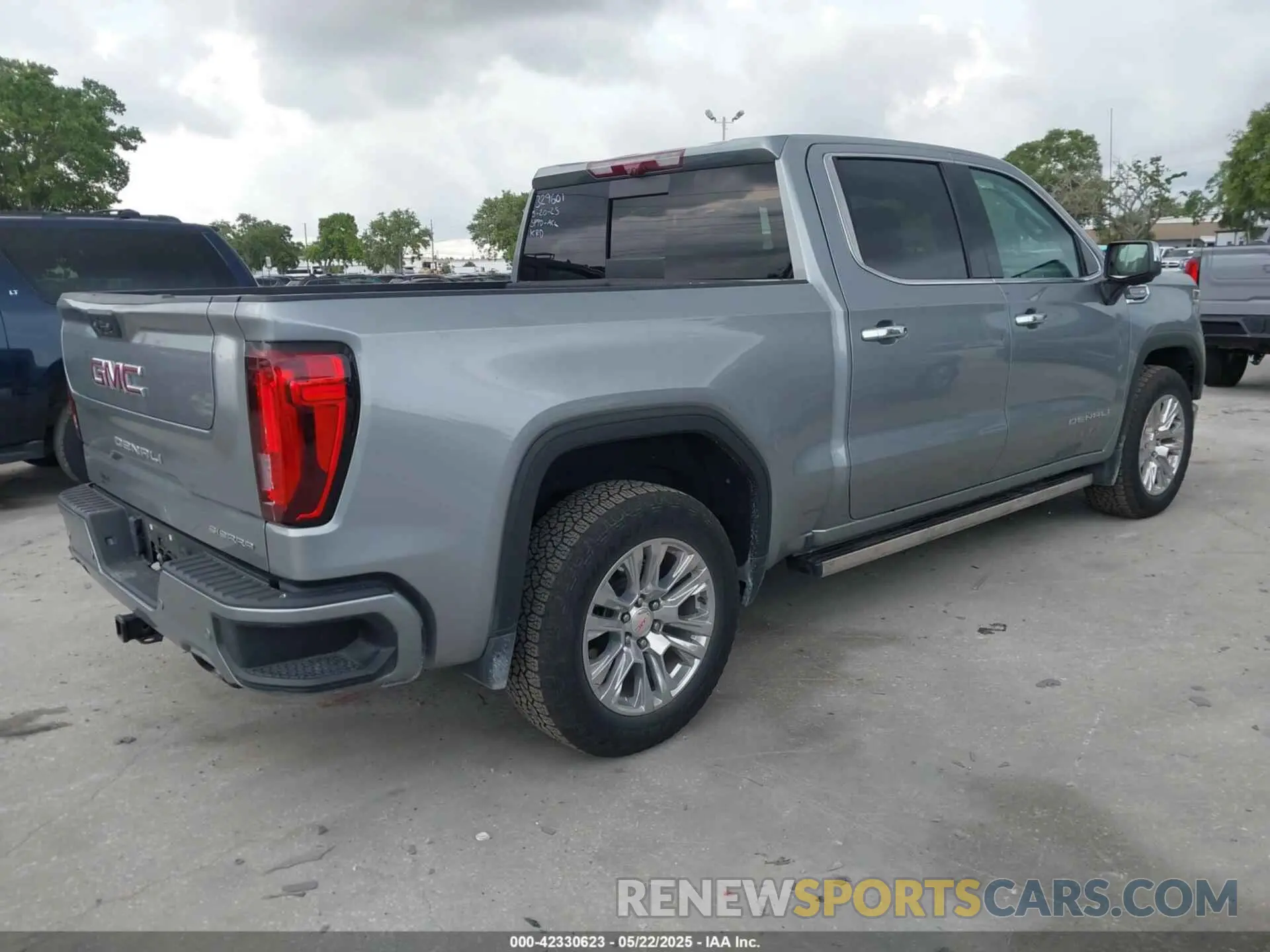 4 fotografías del automóvil dañado 1GTUUGED7PZ270231 GMC SIERRA 1500 2023