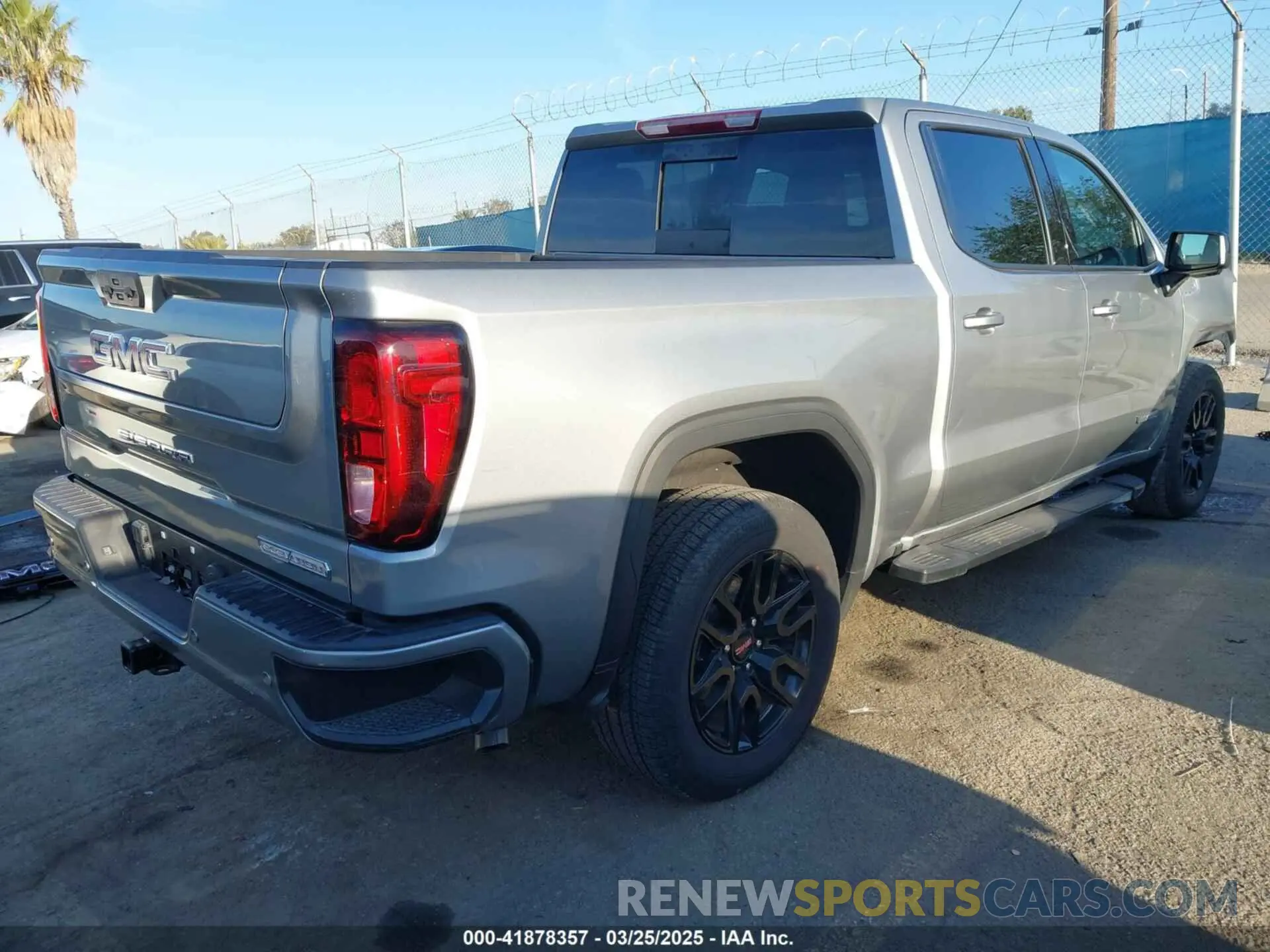 4 fotografías del automóvil dañado 3GTPHCED7PG317946 GMC SIERRA 1500 2023