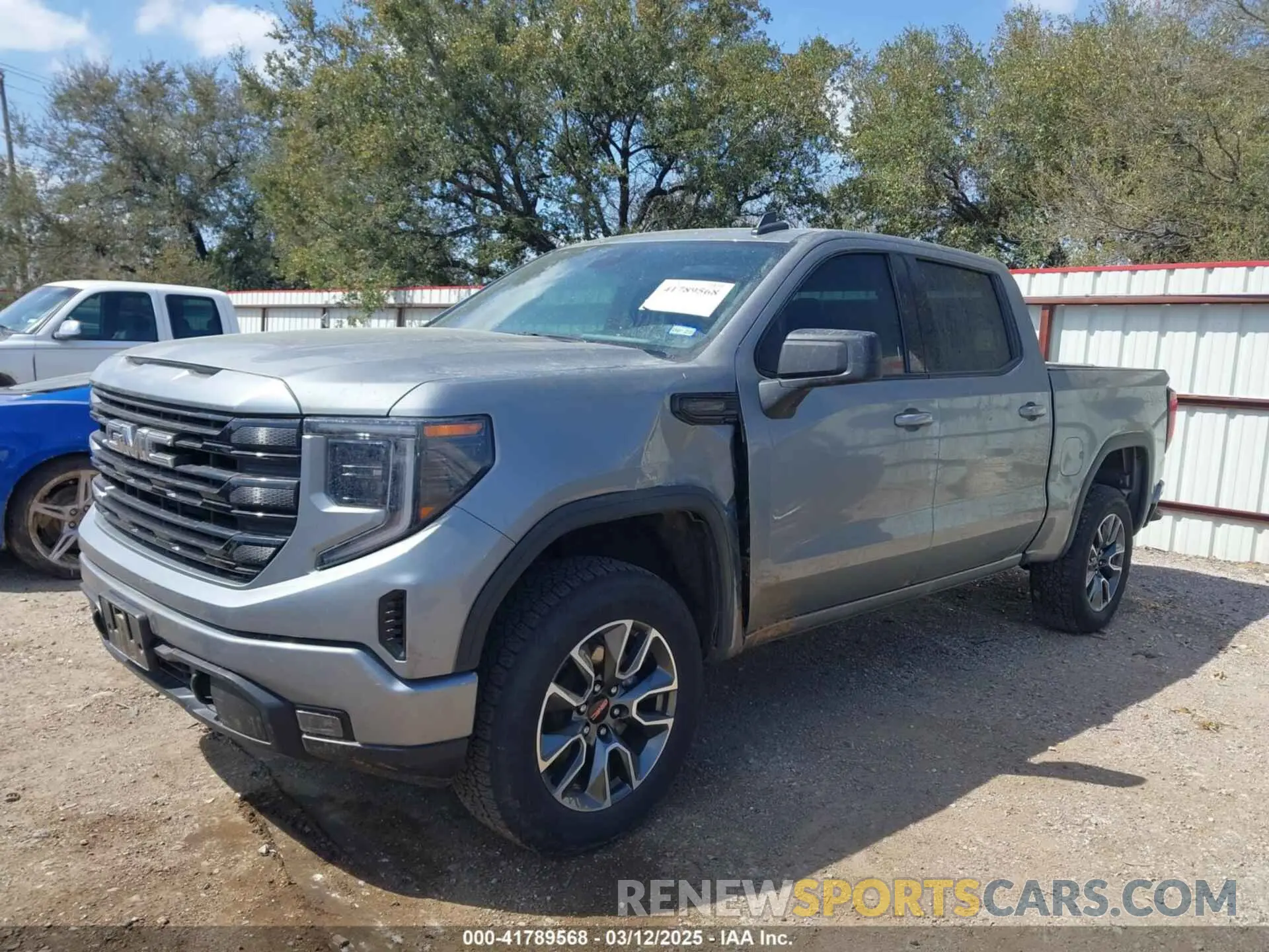 2 fotografías del automóvil dañado 3GTPUCEK5PG241296 GMC SIERRA 1500 2023