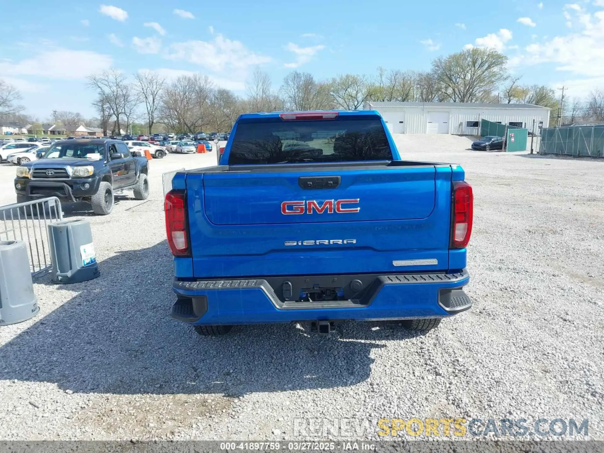 16 fotografías del automóvil dañado 3GTUUCED1PG309291 GMC SIERRA 1500 2023