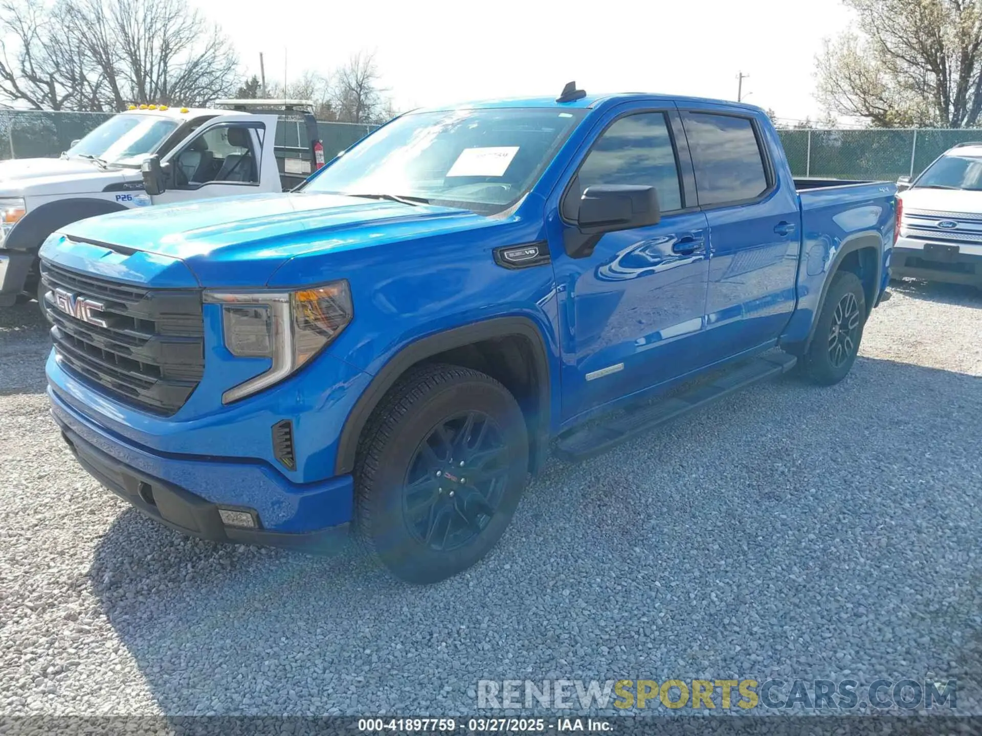 2 fotografías del automóvil dañado 3GTUUCED1PG309291 GMC SIERRA 1500 2023