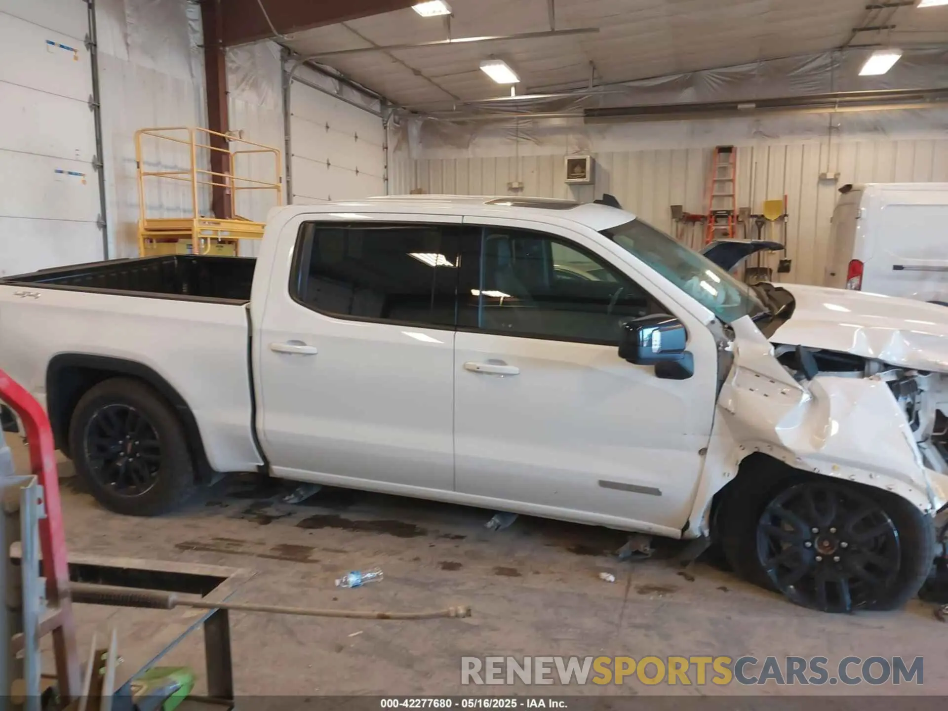 13 fotografías del automóvil dañado 3GTUUCED8PG311300 GMC SIERRA 1500 2023