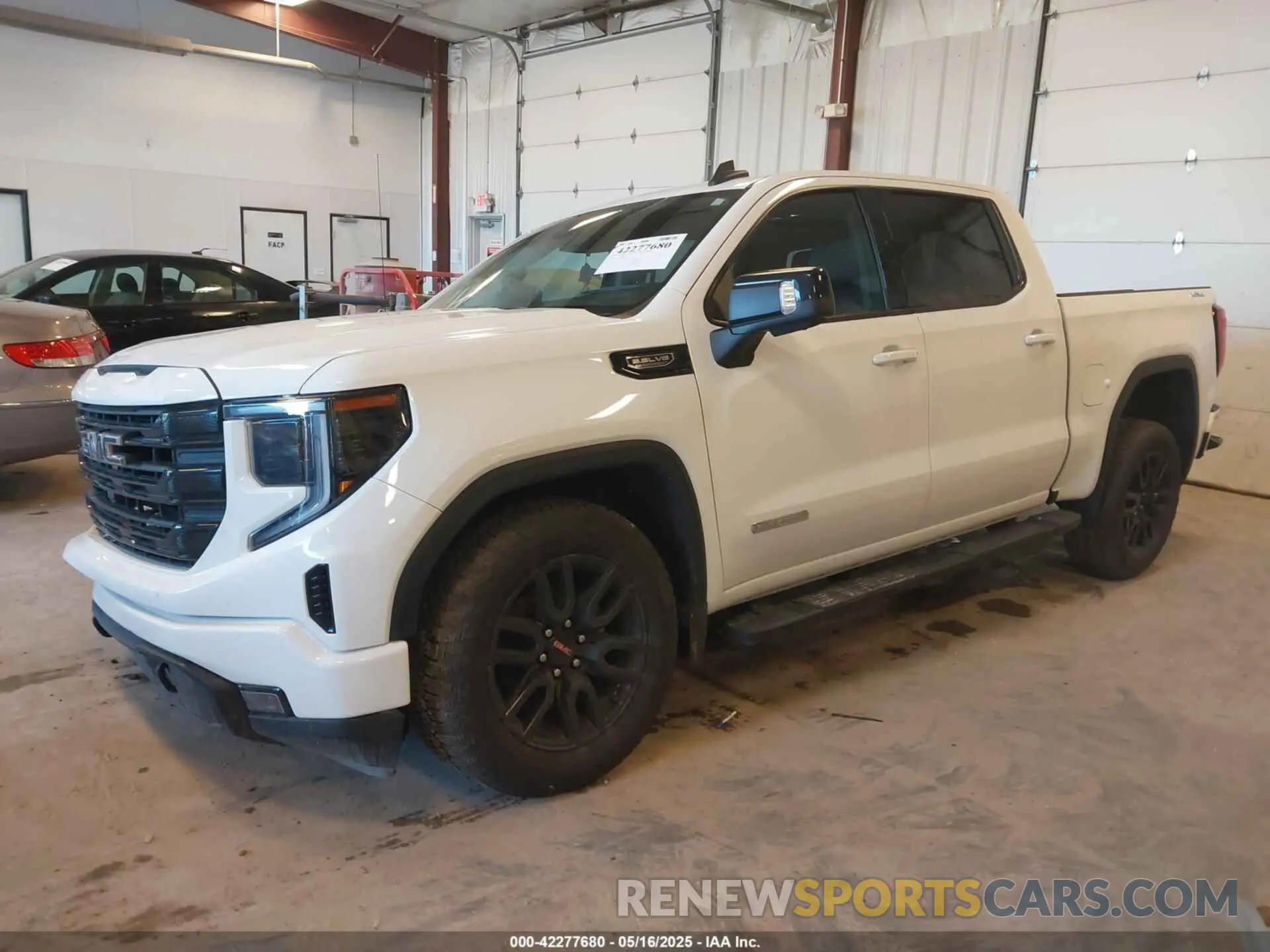 2 fotografías del automóvil dañado 3GTUUCED8PG311300 GMC SIERRA 1500 2023