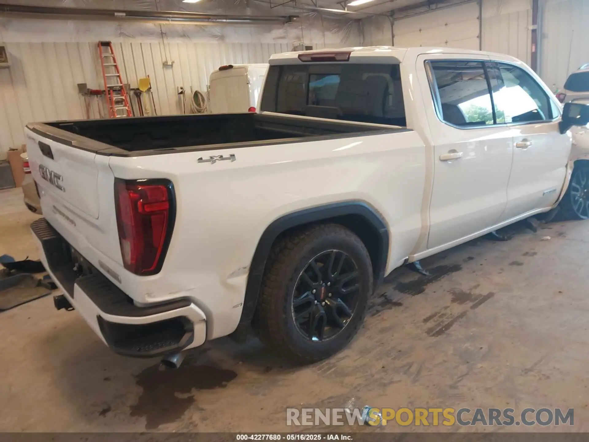 4 fotografías del automóvil dañado 3GTUUCED8PG311300 GMC SIERRA 1500 2023