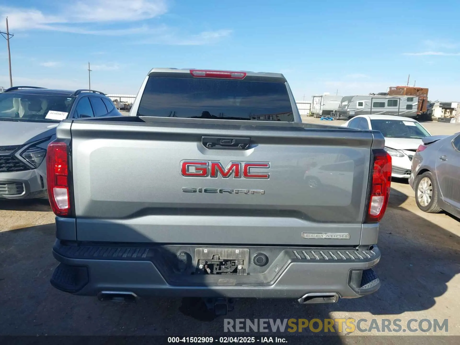 17 fotografías del automóvil dañado 3GTUUCED9PG162802 GMC SIERRA 1500 2023