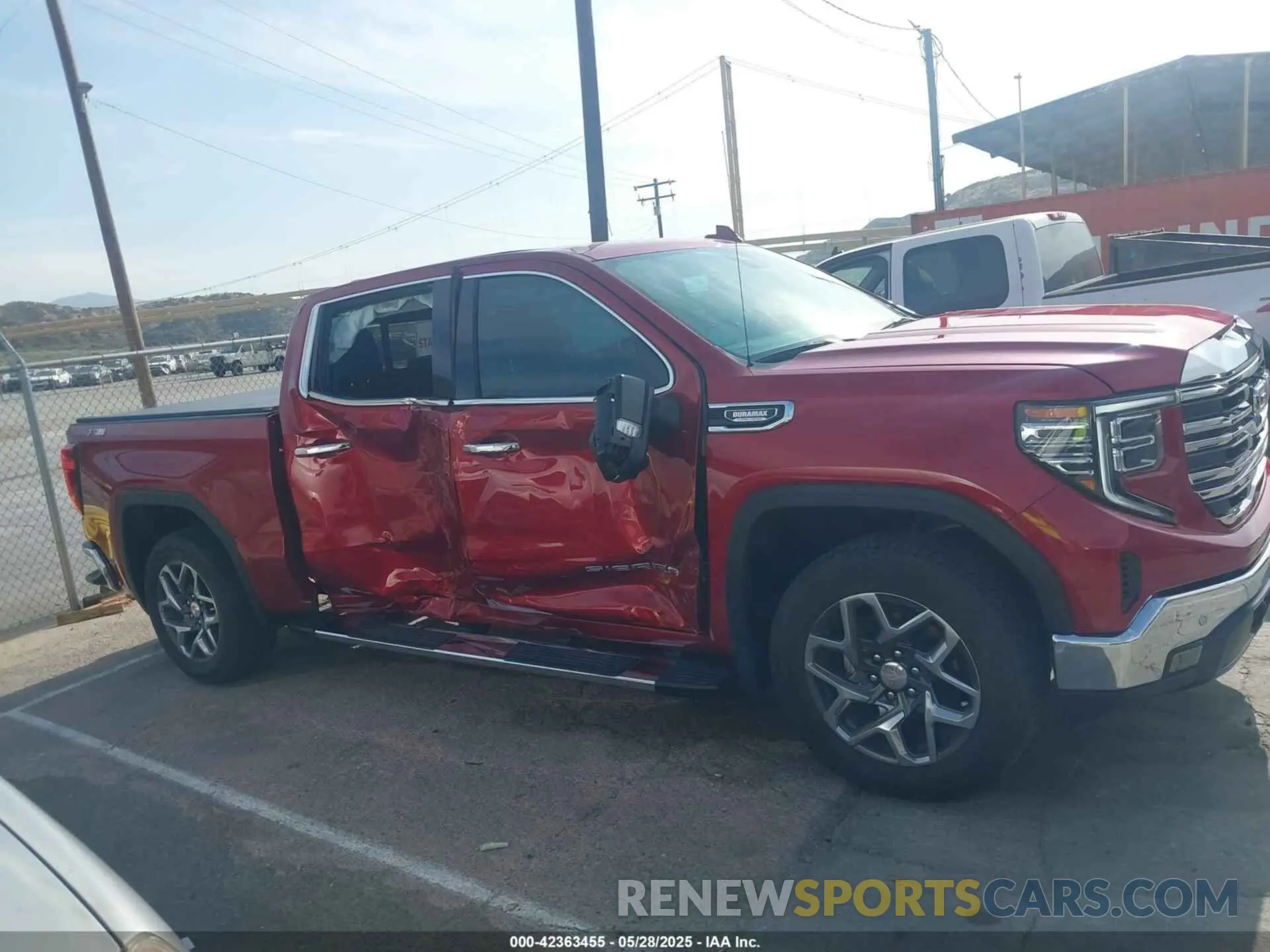 13 fotografías del automóvil dañado 3GTUUDE83PG326330 GMC SIERRA 1500 2023