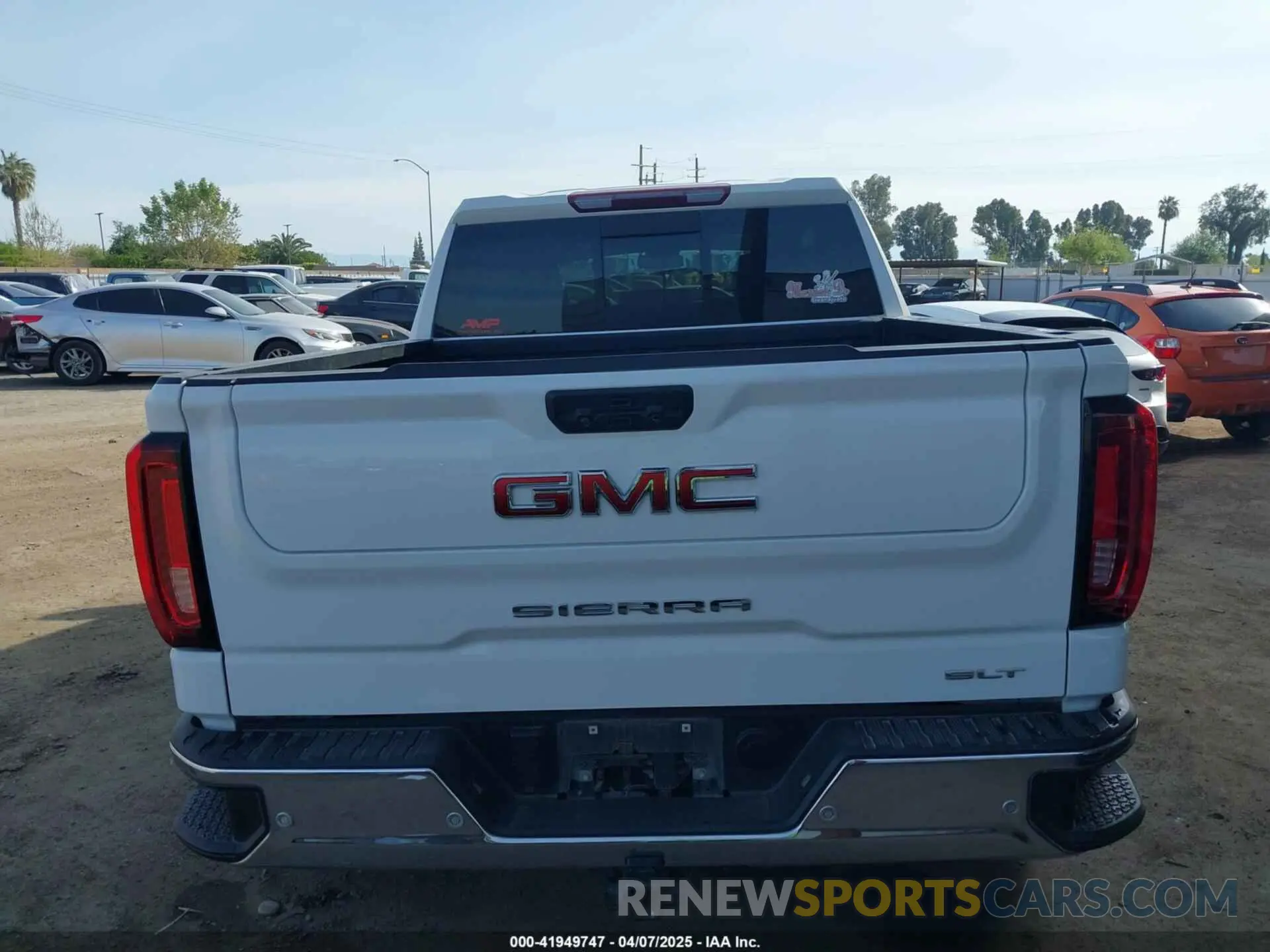 16 fotografías del automóvil dañado 3GTUUDE89PG302579 GMC SIERRA 1500 2023